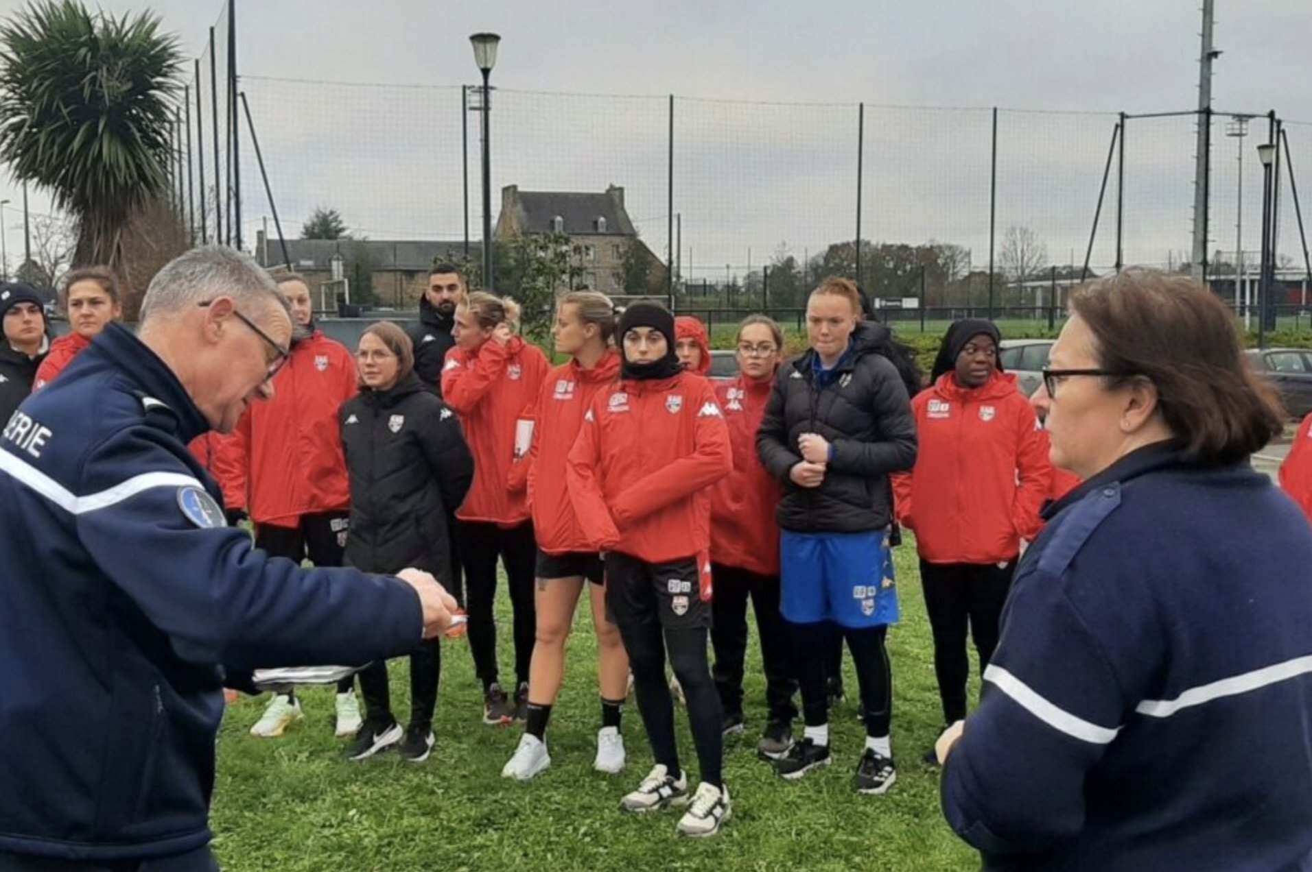 Disparition de Morgane, 13 ans : le club de foot de Guingamp a annulé ses entraînements pour participer aux recherches