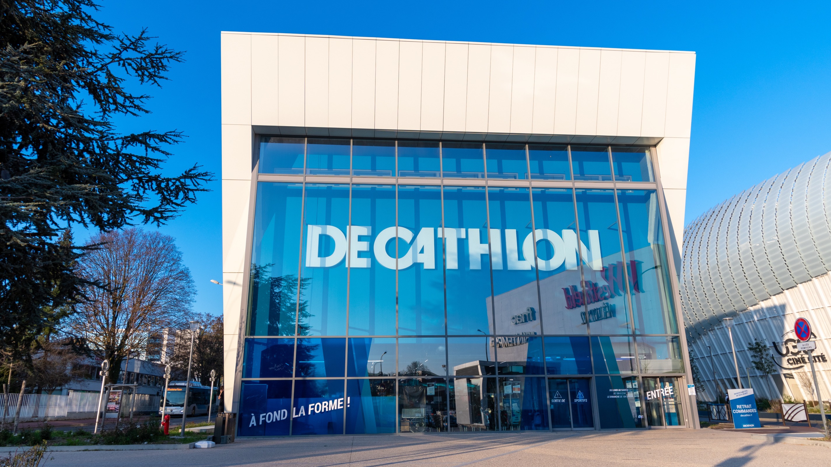 Decathlon justifie le milliard d’euros de dividendes versés à la famille Mulliez