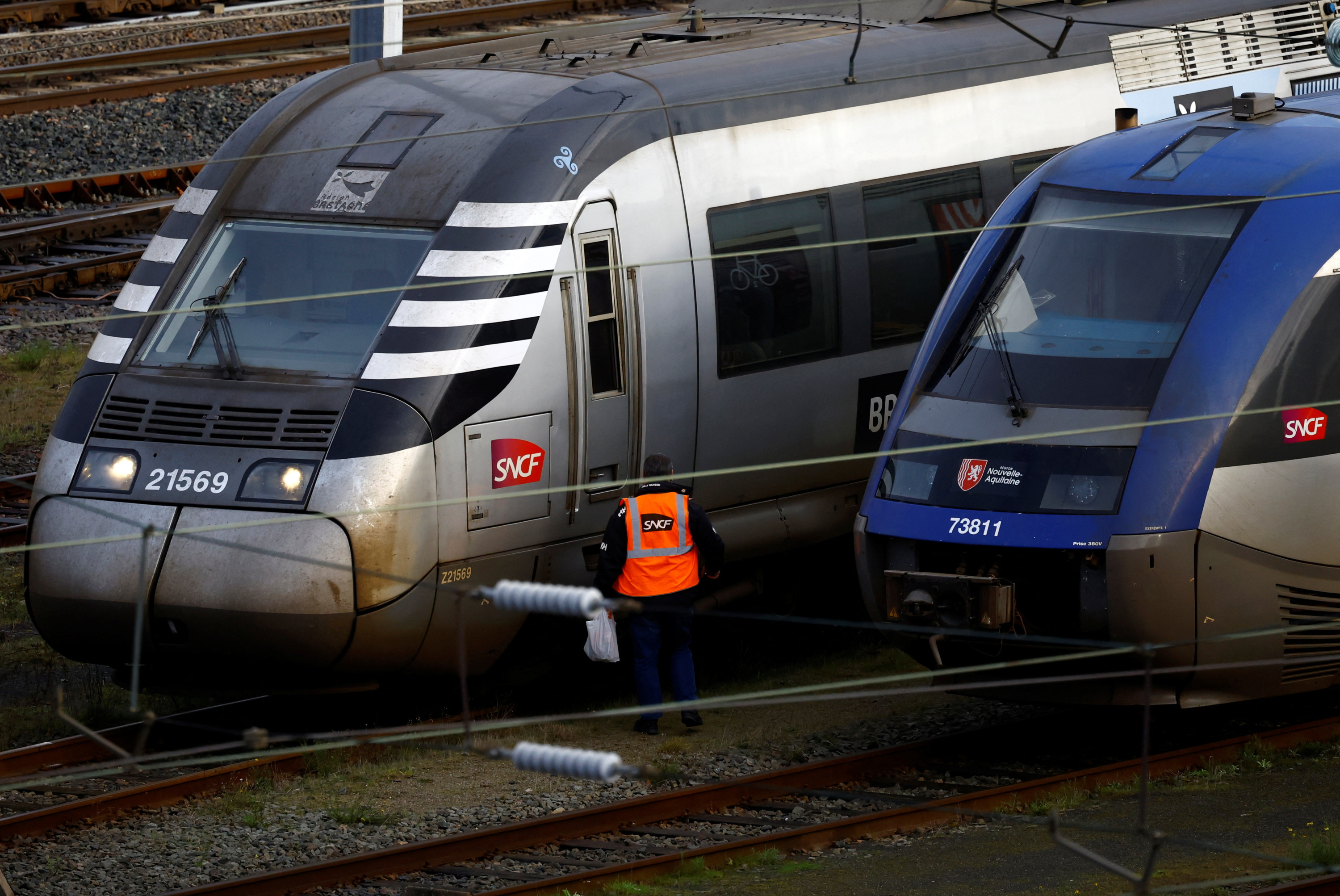 Grève reconductible à partir du 11 décembre à la SNCF : l'Unsa et la CFDT retirent leur appel à la mobilisation