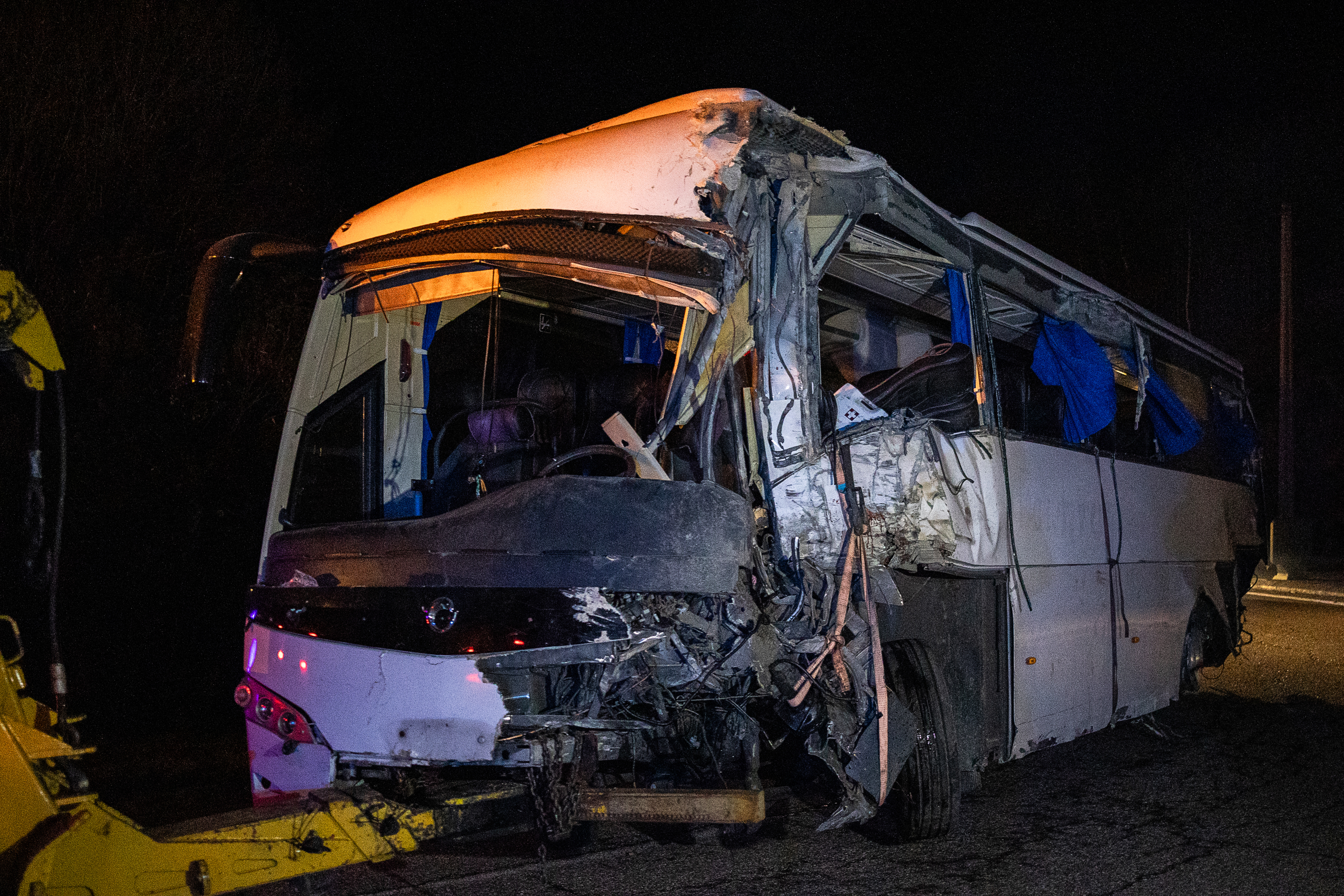 Accident mortel de car dans les Pyrénées: le chauffeur, positif à la cocaïne, mis en examen et écroué