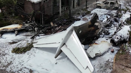 «Les fenêtres ont explosé, la maison a tremblé»: deux morts dans un crash d’avion en Argentine