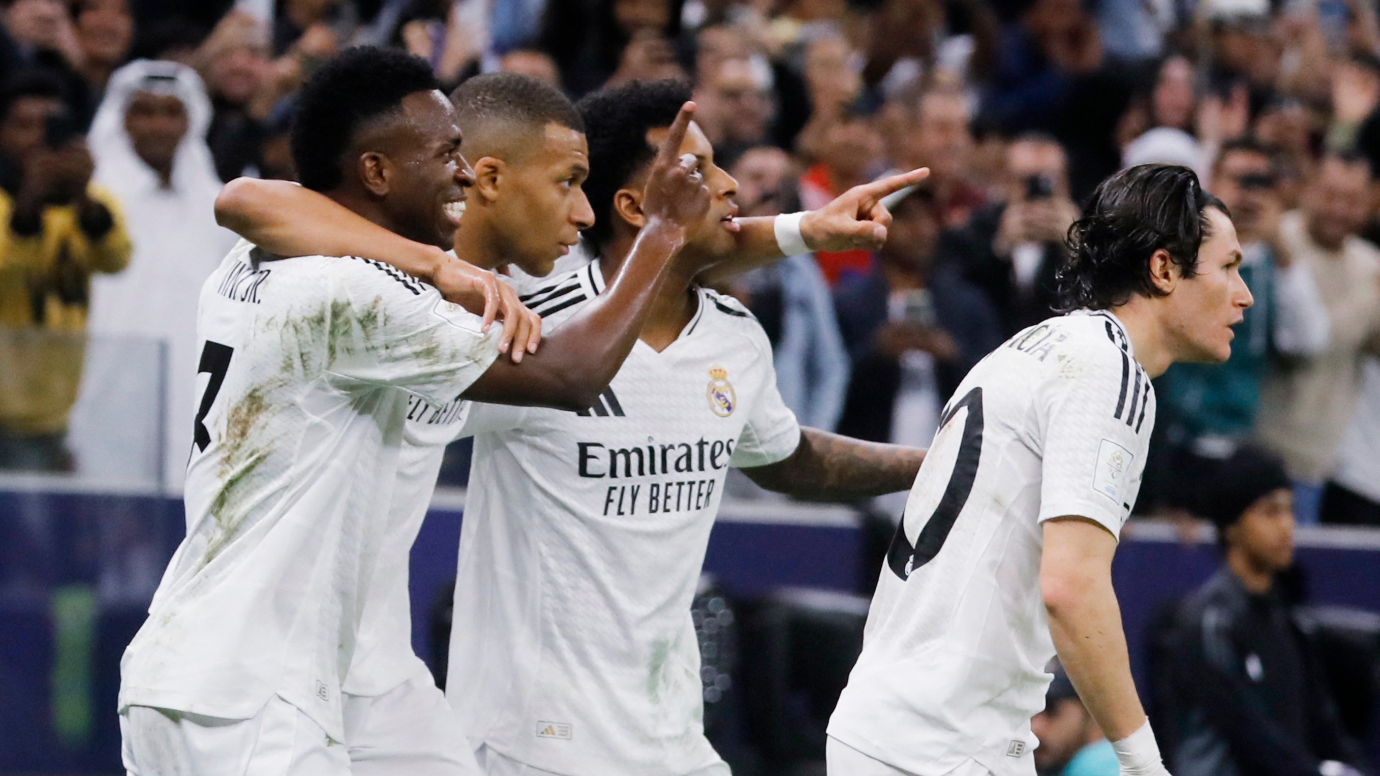 Foot : avec un Mbappé buteur, le Real Madrid s’offre sans forcer la Coupe intercontinentale