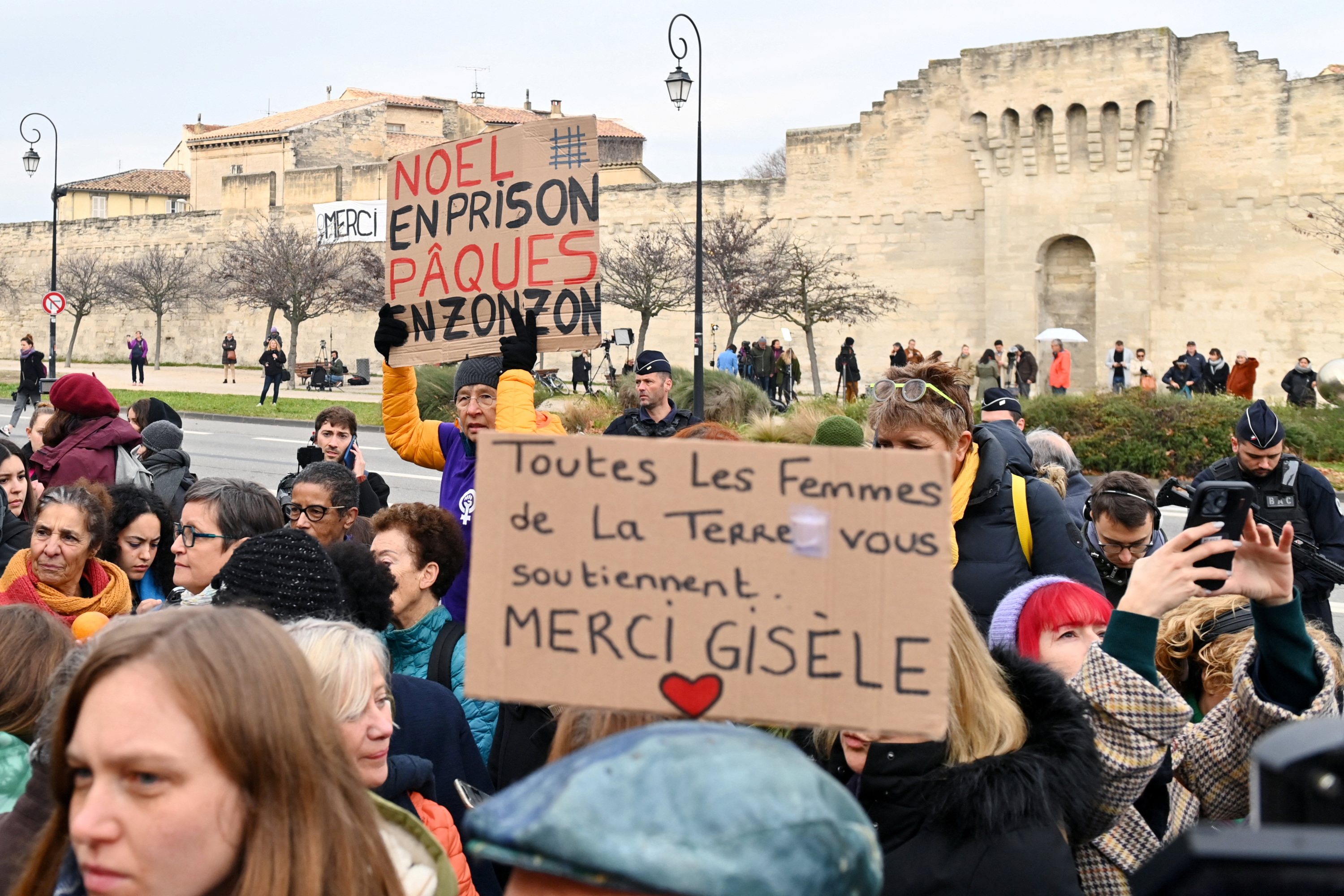 «Elle a vaincu le diable» : Gisèle Pelicot saluée comme une icône par la presse internationale