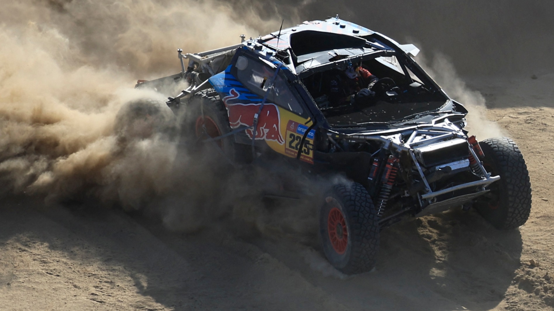 Dakar 2025 : le tenant du titre Carlos Sainz contraint à l’abandon