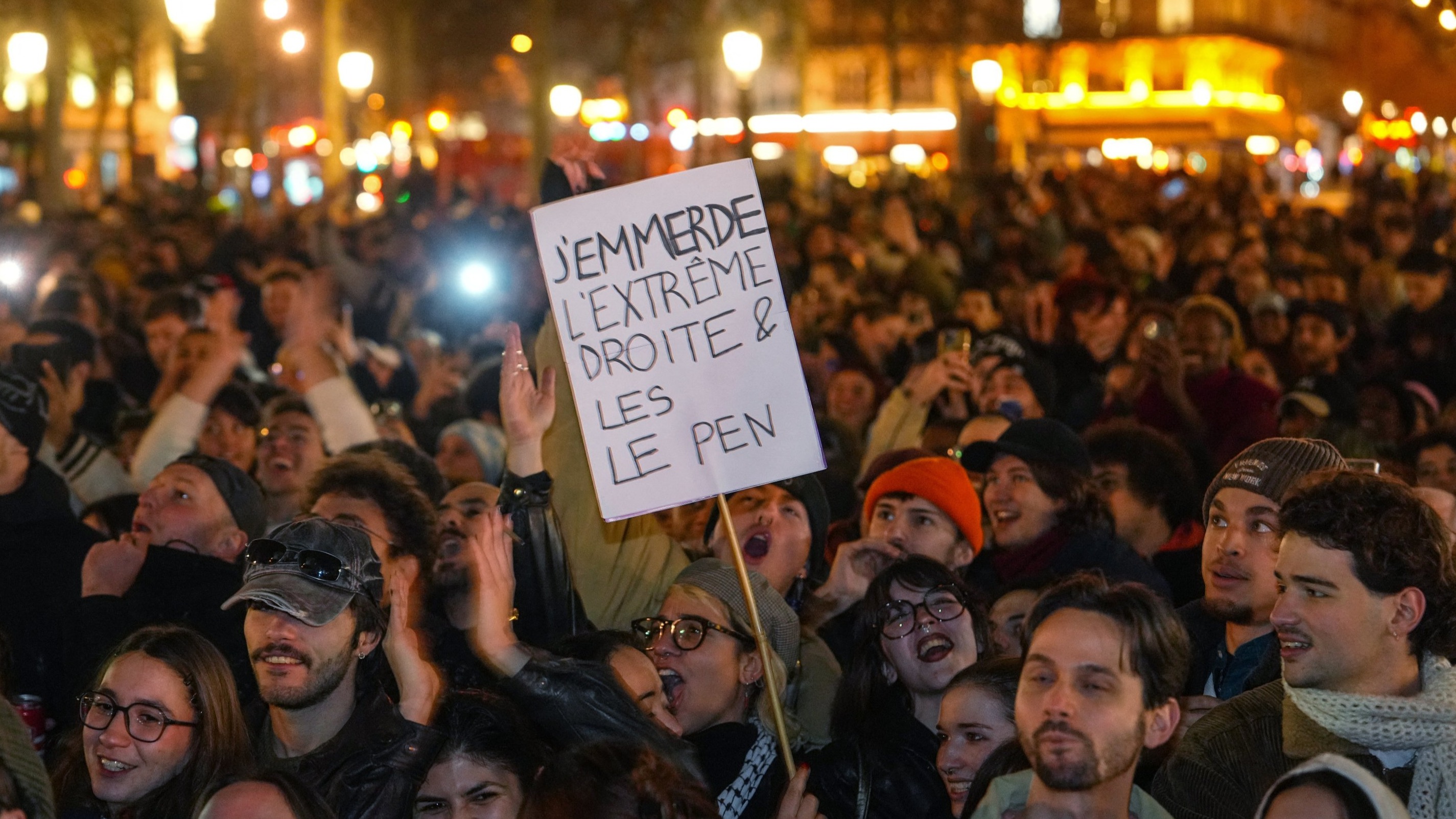 «Mort, même l’ennemi a droit au respect» : la porte-parole du gouvernement condamne les rassemblements célébrant la mort de Jean-Marie Le Pen