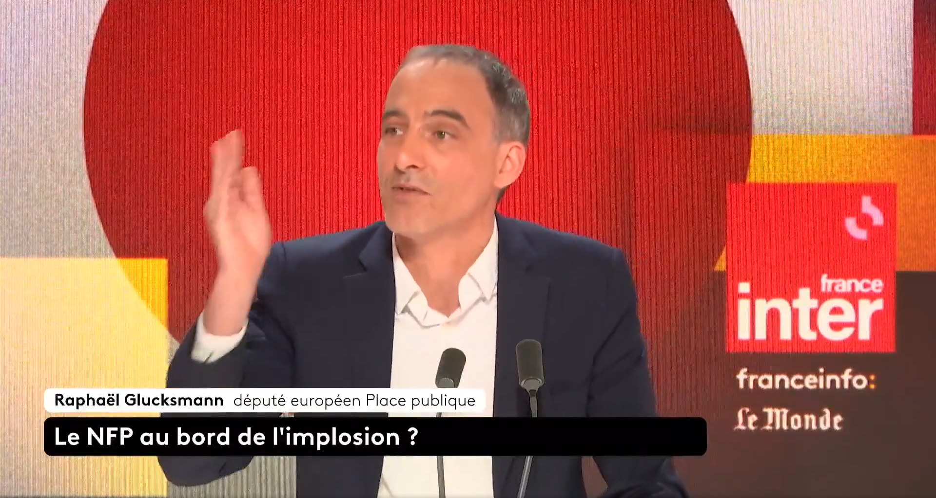 «N’ayez pas peur, il ne peut pas nous détruire» : Glucksmann veut rassurer la gauche sociale-démocrate face aux «oukases» de Mélenchon