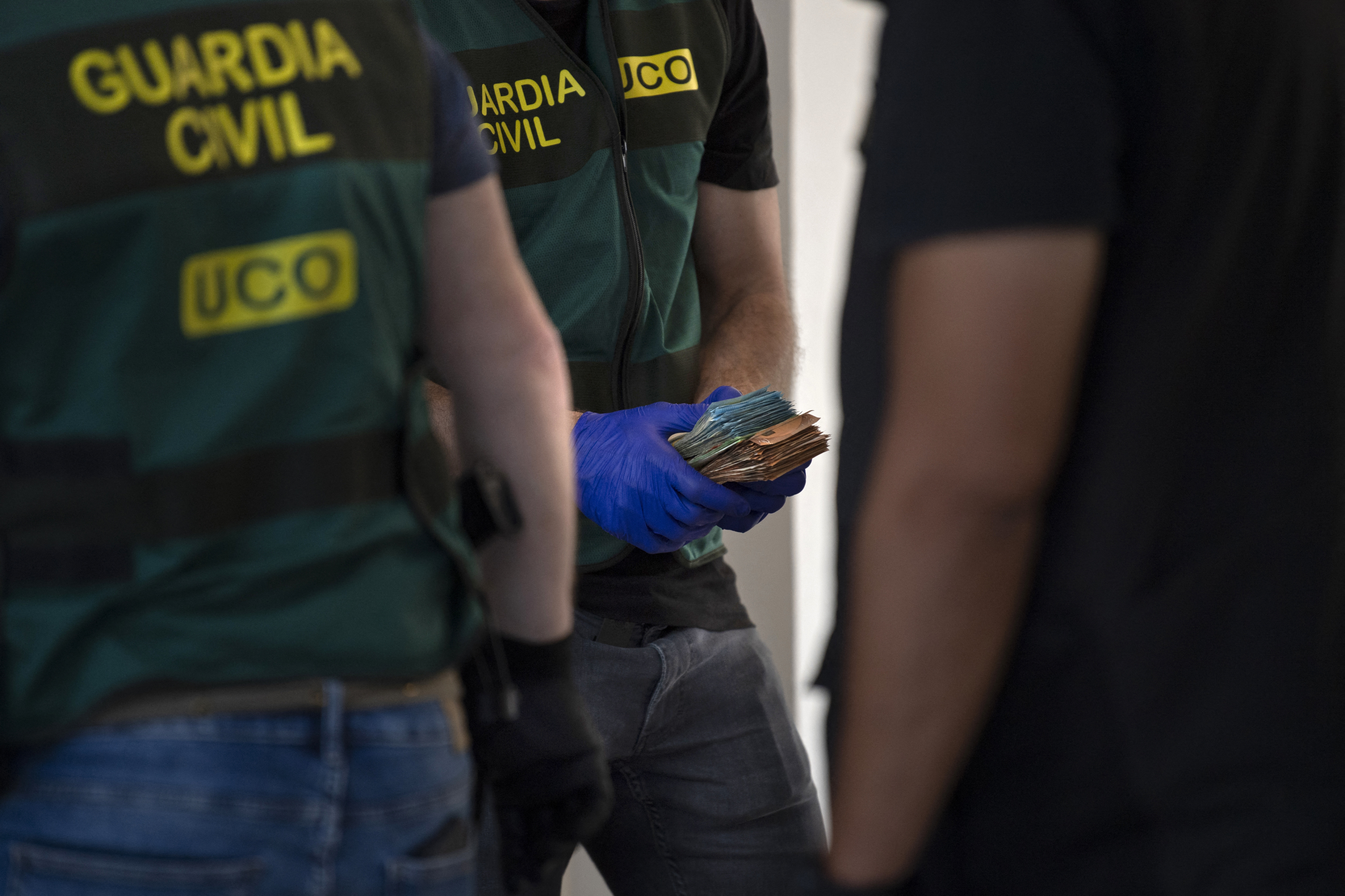 Espagne : un sous-marin soupçonné de transporter de la drogue se brise en deux en plein remorquage