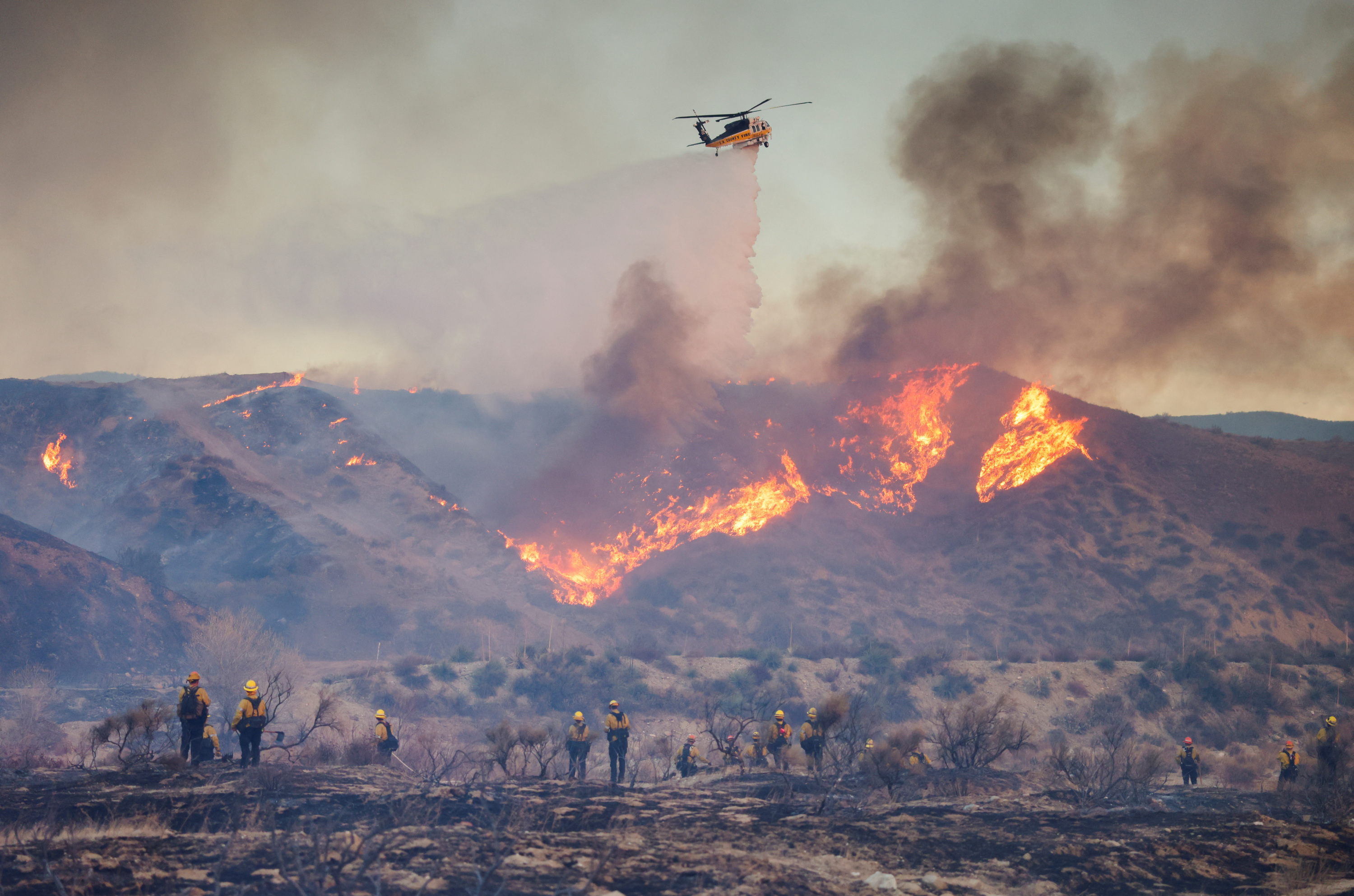 Les images aériennes apocalyptiques du nouvel incendie qui menace Los Angeles