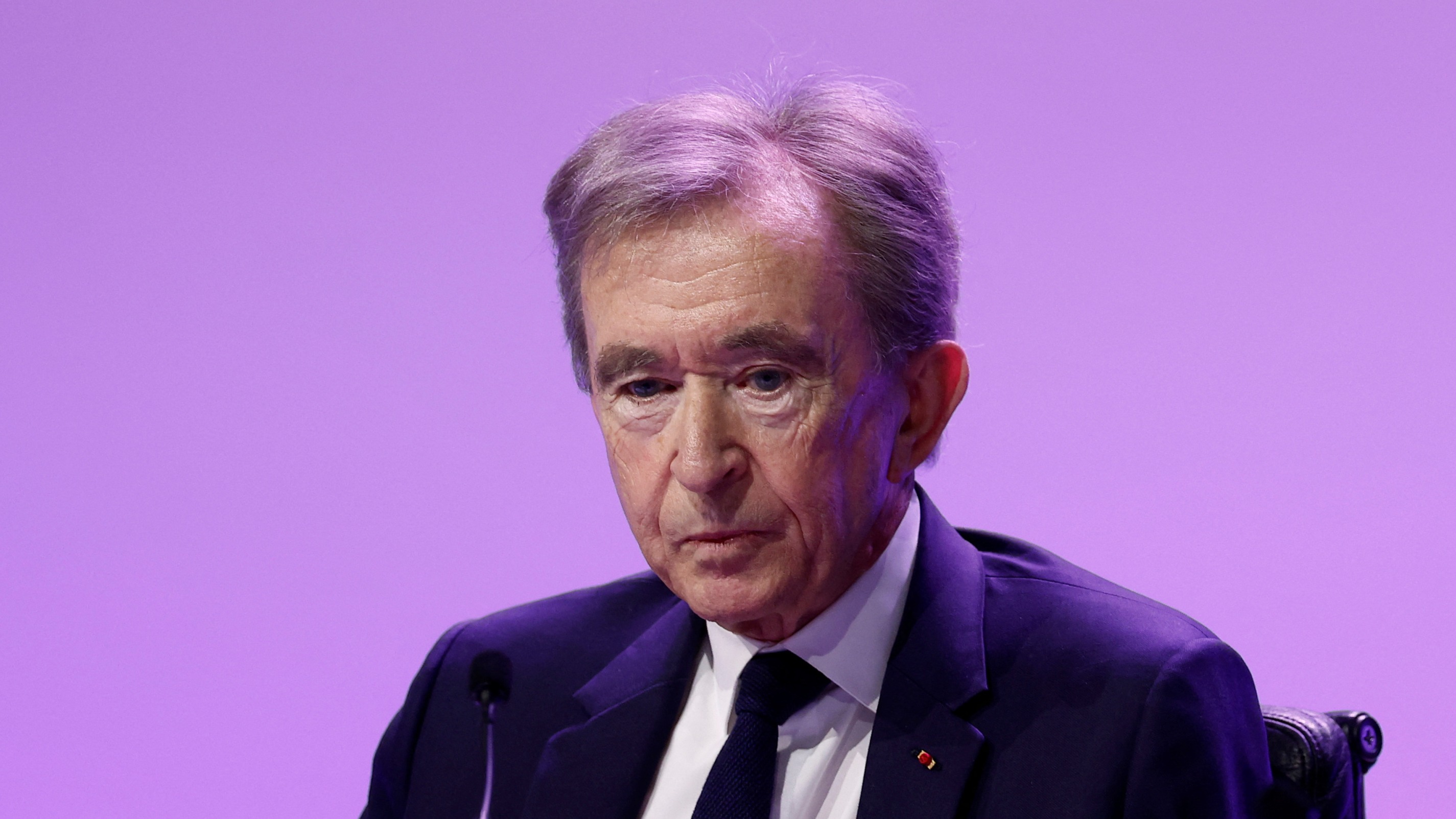 «C’est un peu la douche froide» : Bernard Arnault déplore la hausse prévue des impôts sur les entreprises françaises