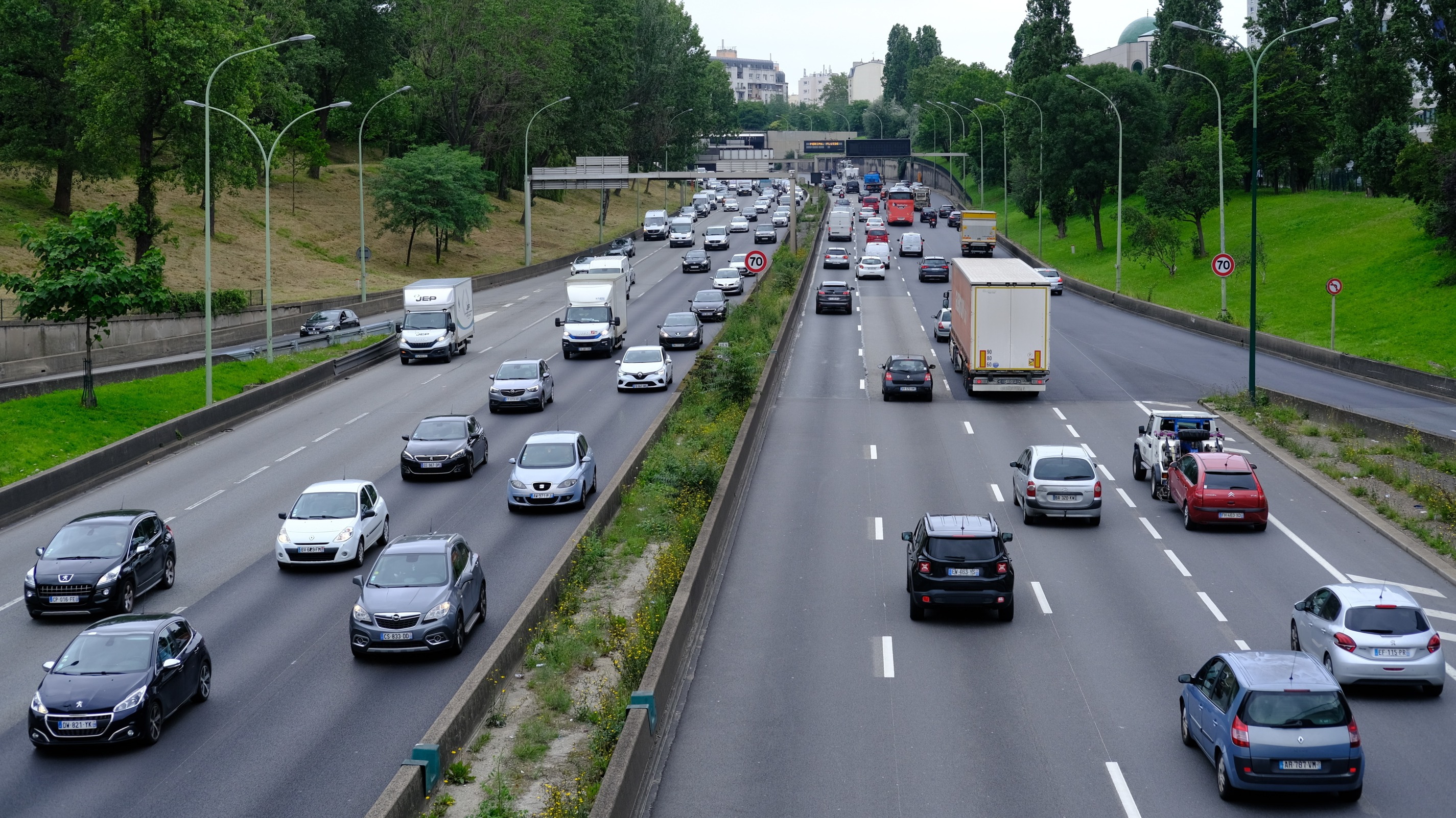 Périphérique parisien : une voie sera réservée au covoiturage, aux bus et aux taxis à partir du 3 mars