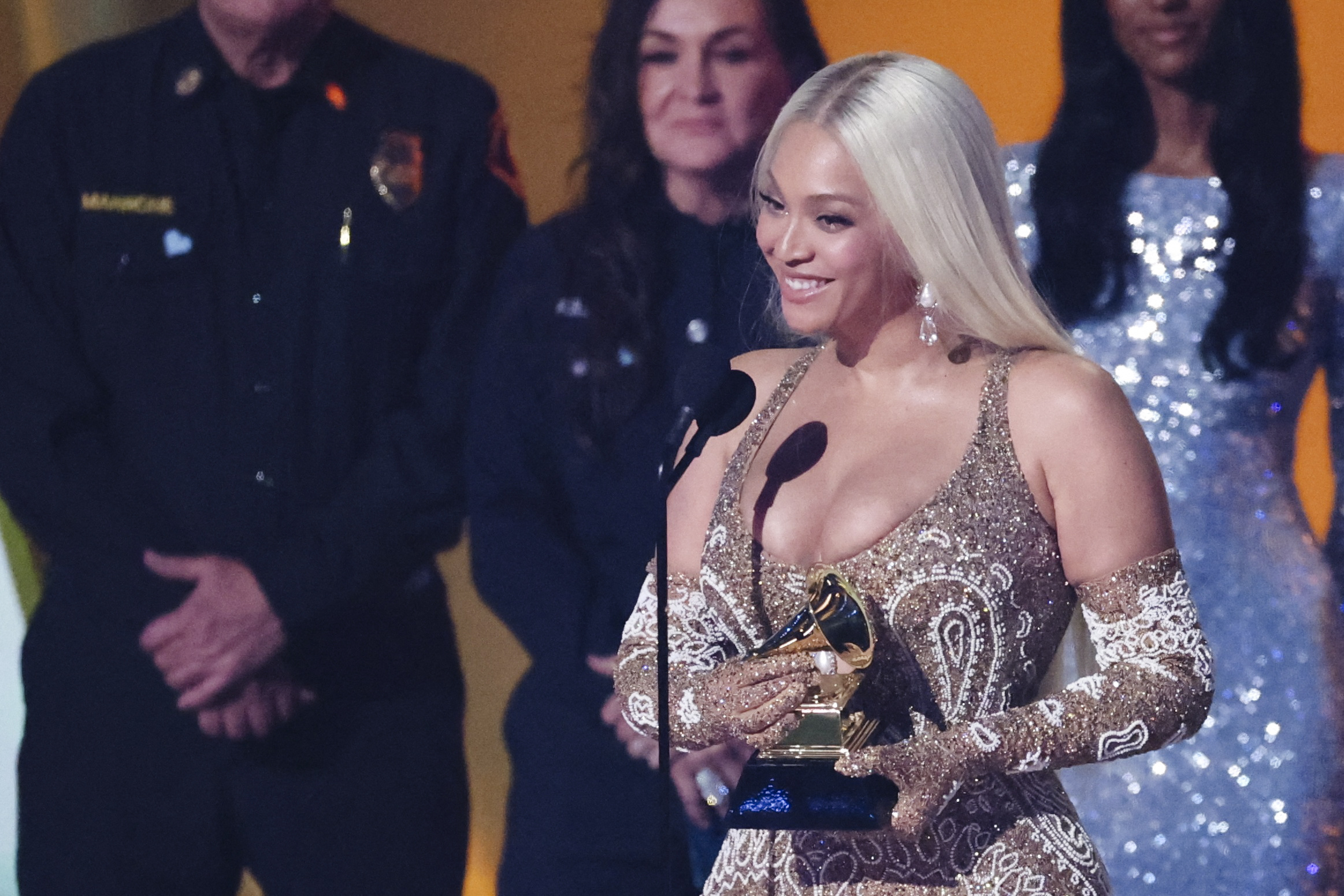 Grammy Awards : Beyoncé surclasse Taylor Swift et Billie Eilish en remportant le prix de l'album de l'année