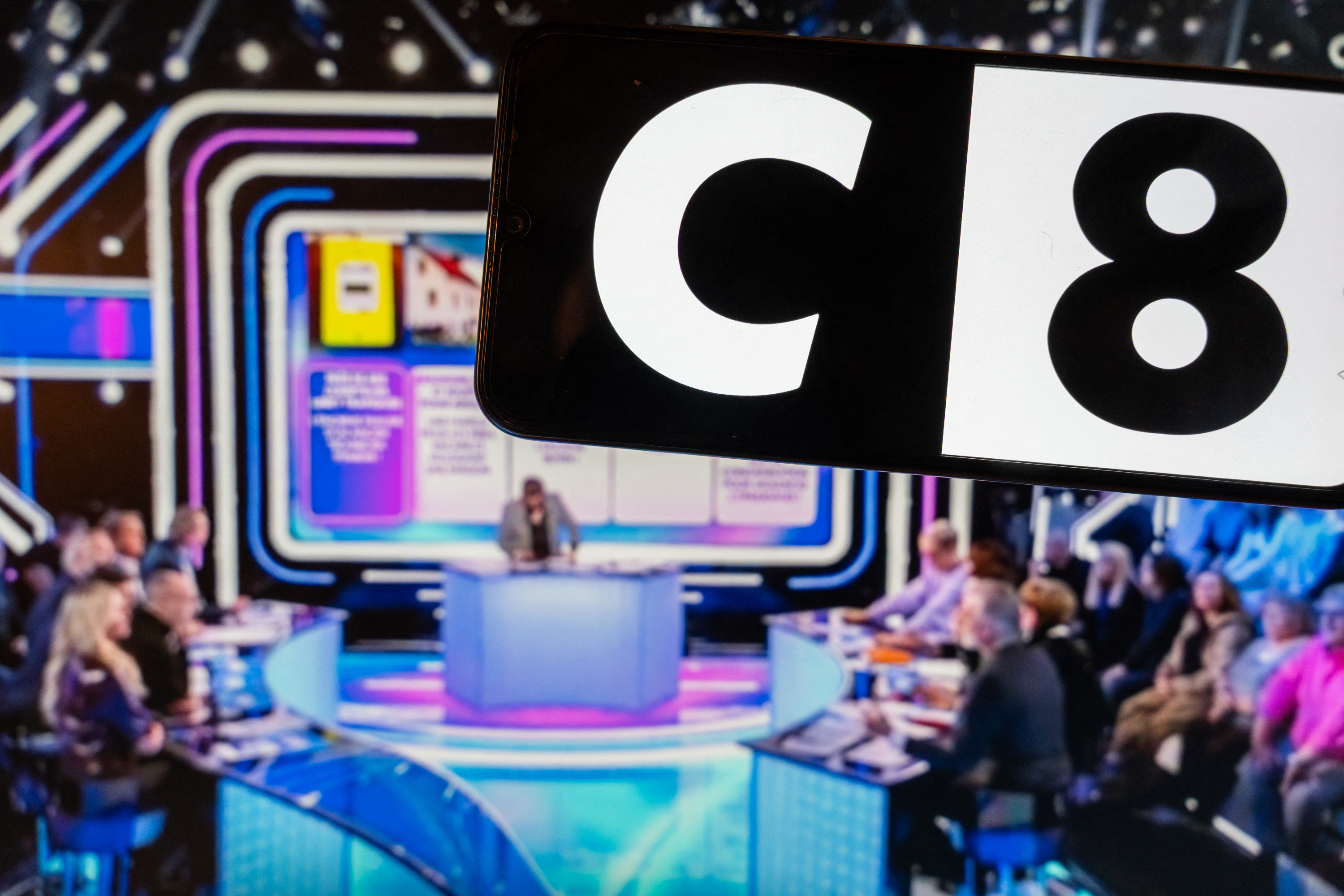 Le Conseil d’État scelle le sort de C8 et NRJ12 qui devront quitter la TNT le 28 février