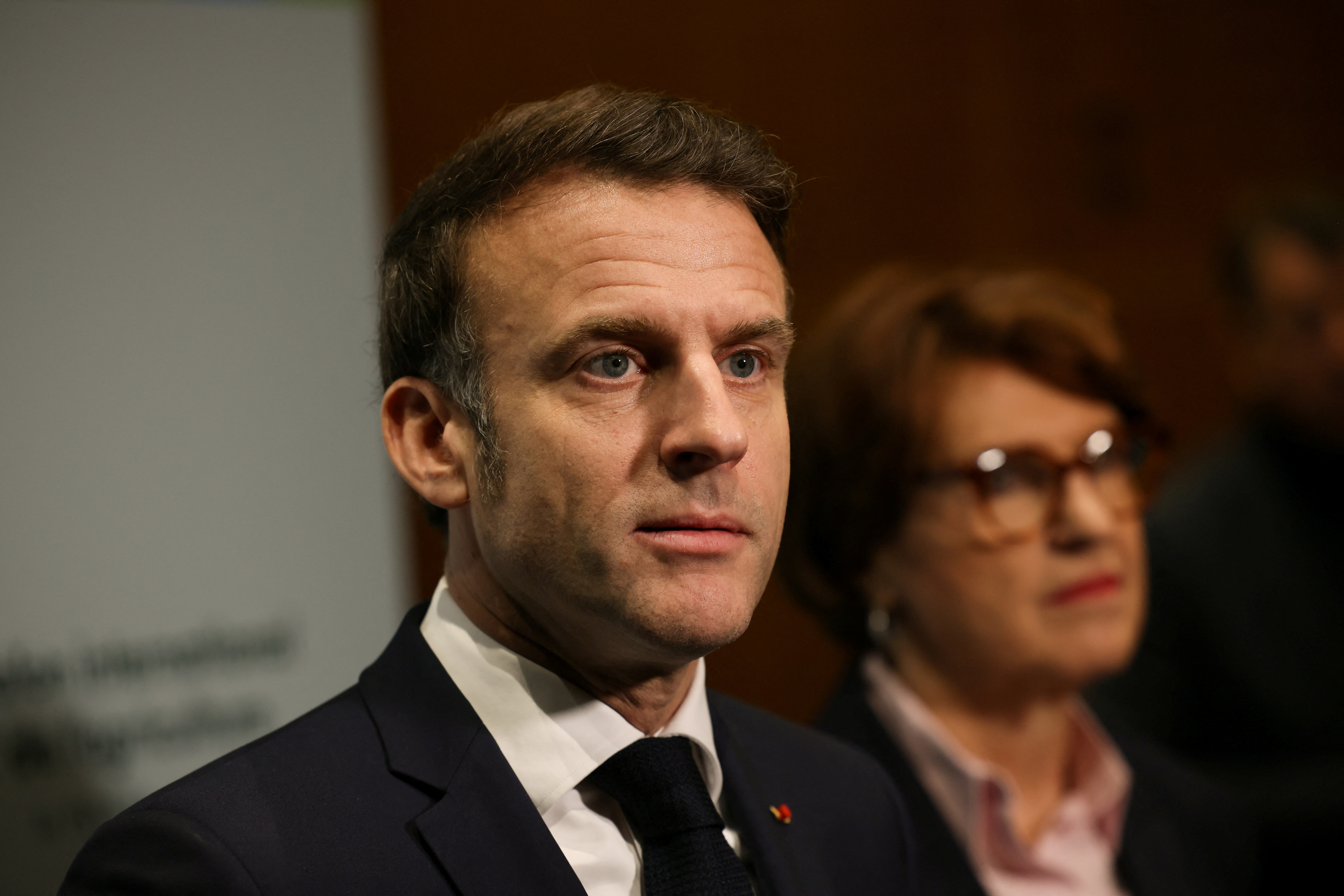 «Nos agriculteurs ne peuvent pas être la variable d'ajustement» du pouvoir d'achat et des accords commerciaux, estime Emmanuel Macron