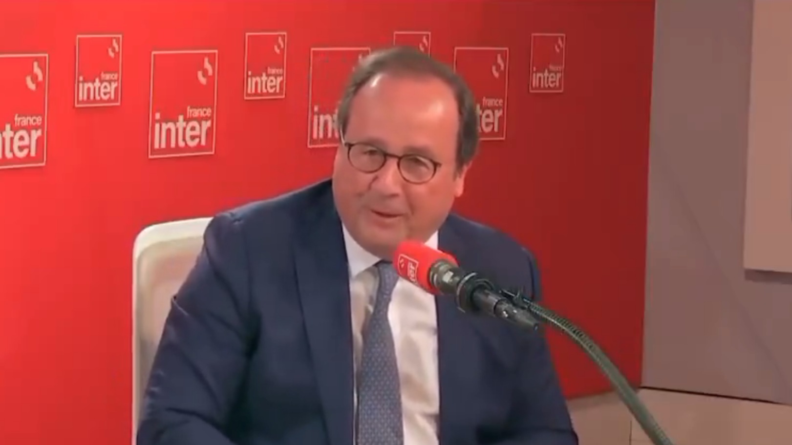“S’il y avait un malentendu…” : poussé par Léa Salamé, François Hollande jette un pavé dans la mare !