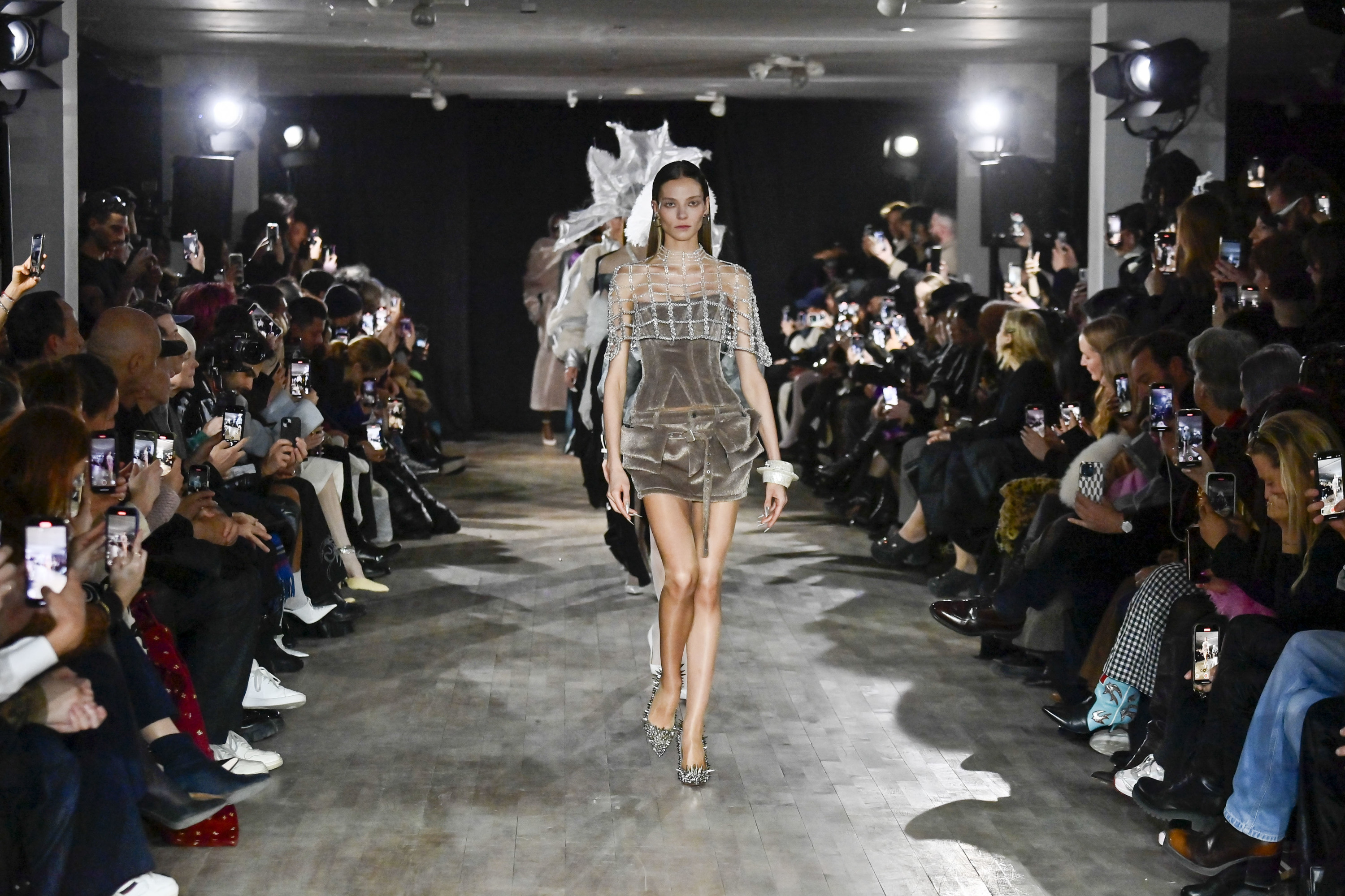 FASHION WEEK