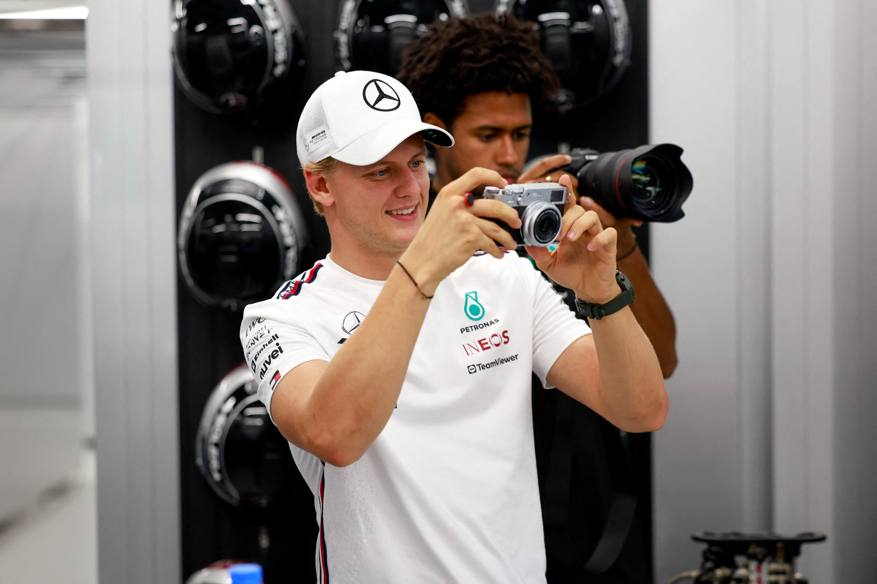 Michael Schumacher, le bouleversant hommage de son fils Mick : “Continue à te battre”