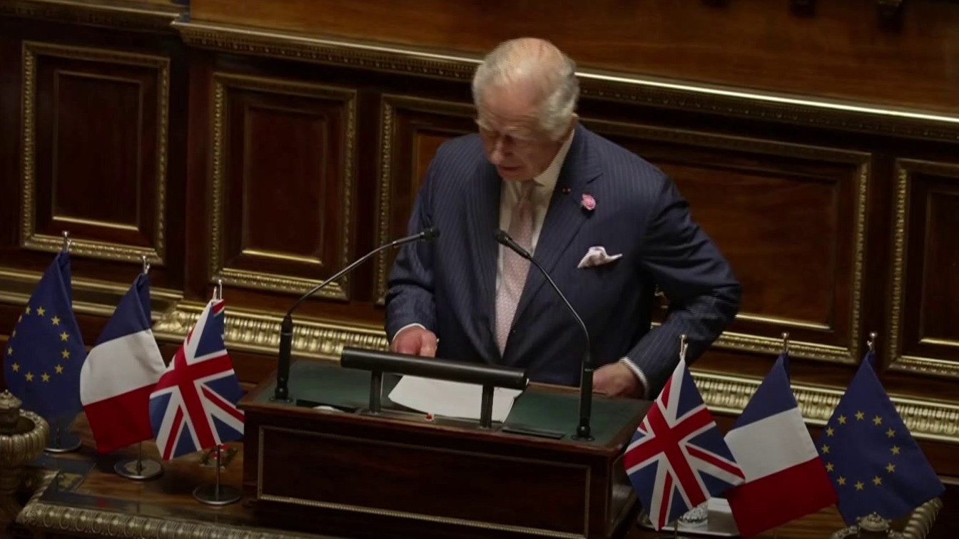 Charles III parle (presque) aussi bien français que vous : la preuve !