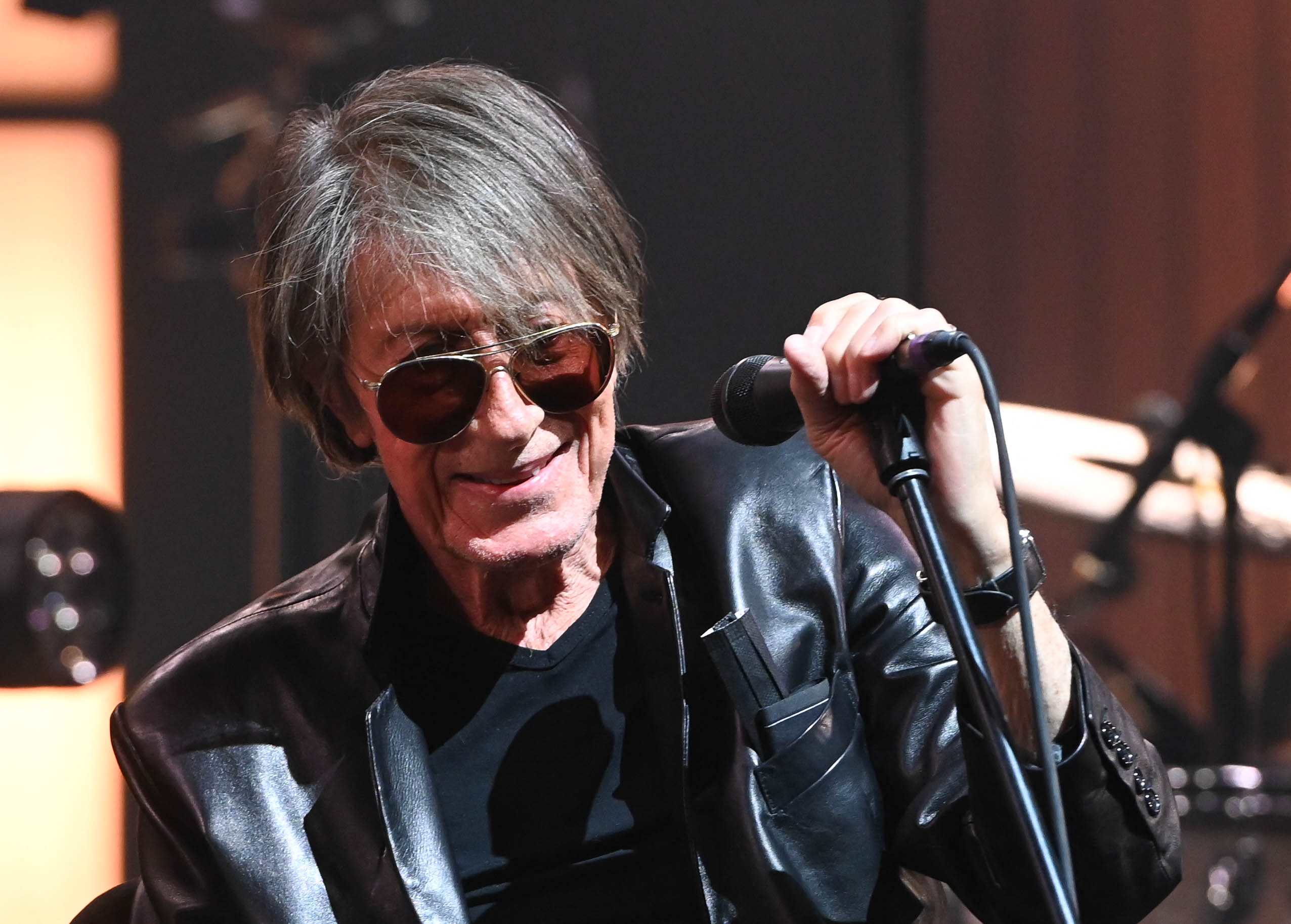 Jacques Dutronc fidèle à lui-même à 81 ans : son fils Thomas partage un rare cliché