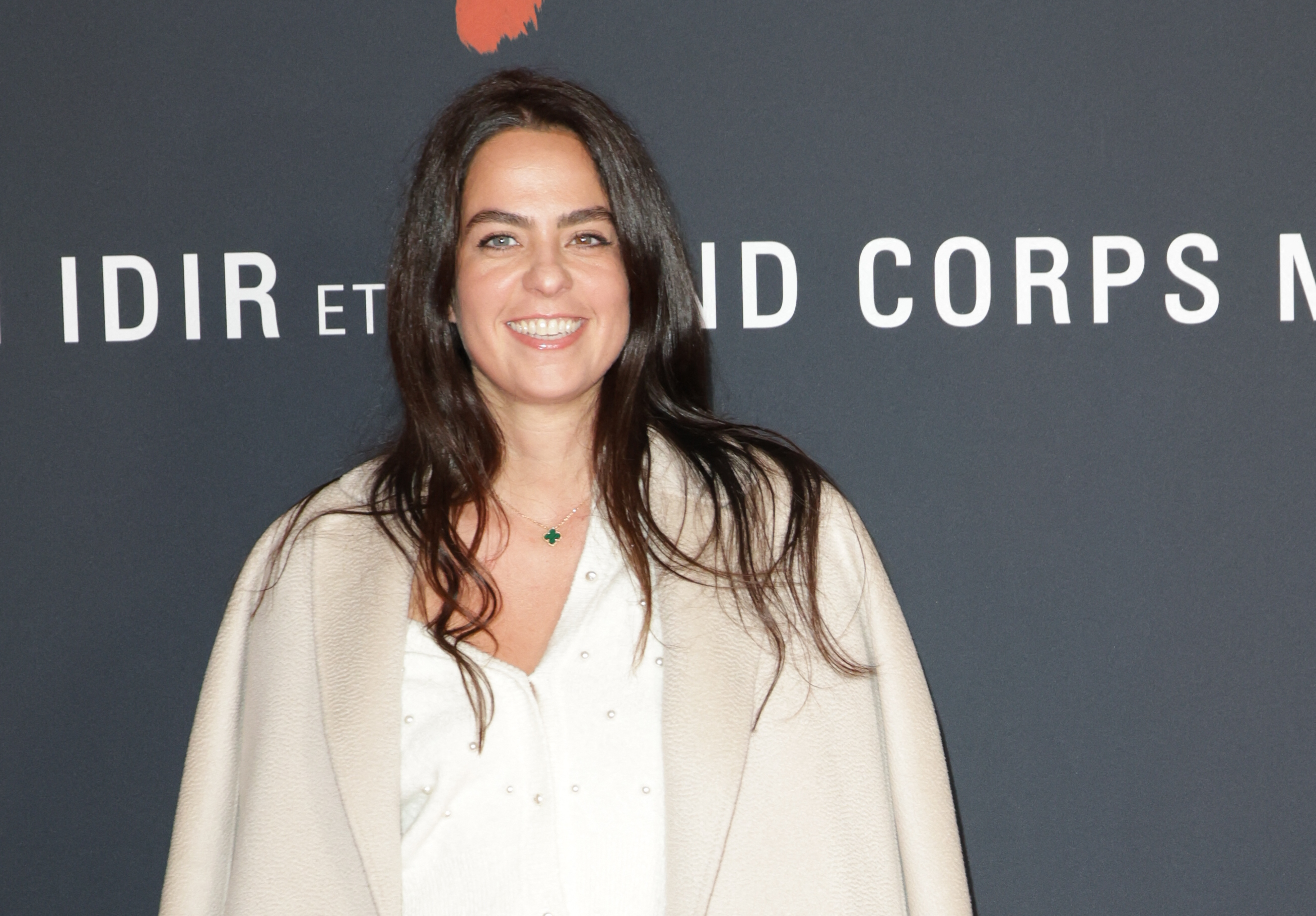 Anouchka Delon choyée par sa mère Rosalie Van Breemen : un délicieux moment de tendresse !