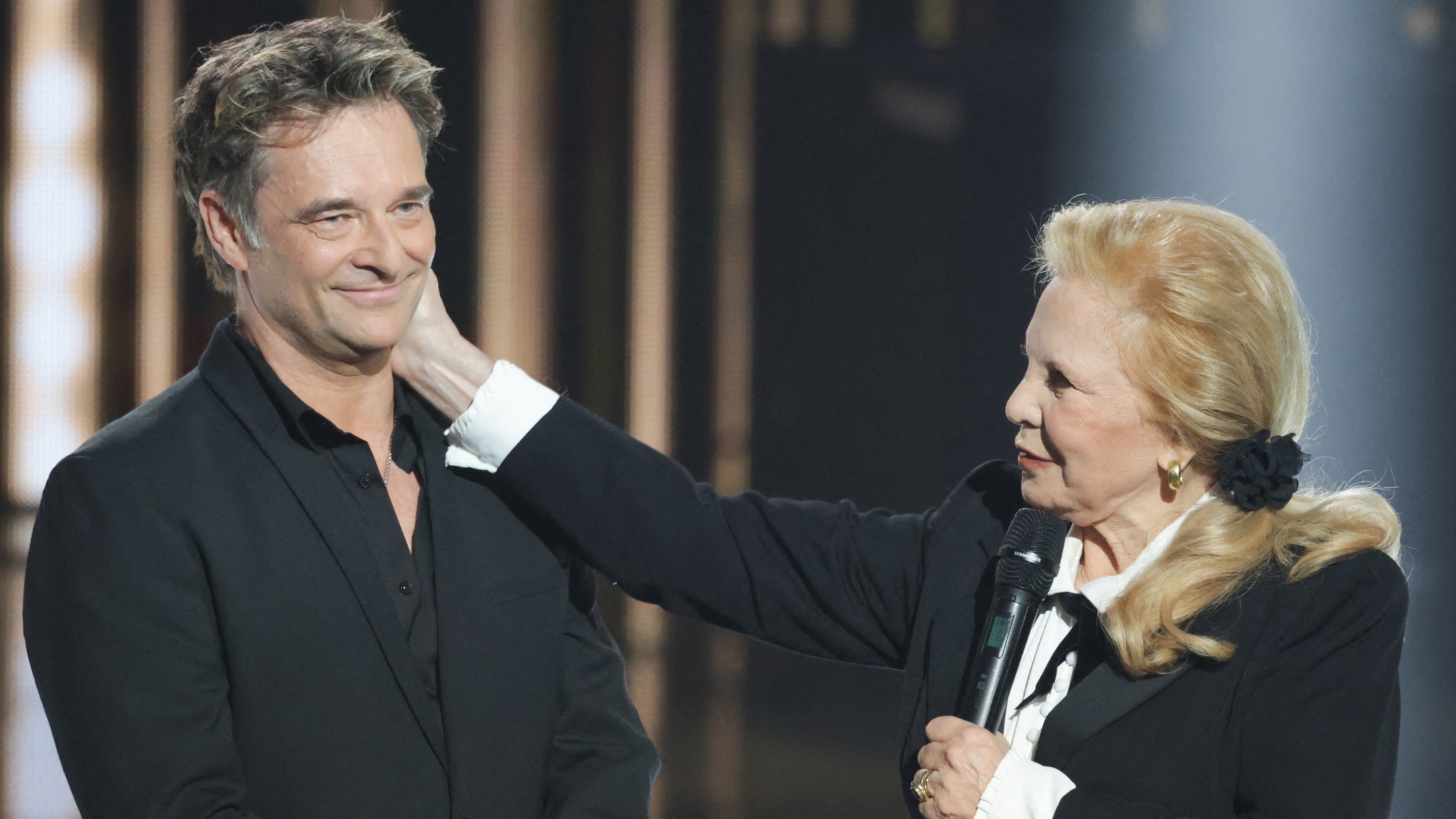GALA VIDEO - David Hallyday bluffé par sa mère Sylvie Vartan, il le fait  savoir : “Quelle claque !”