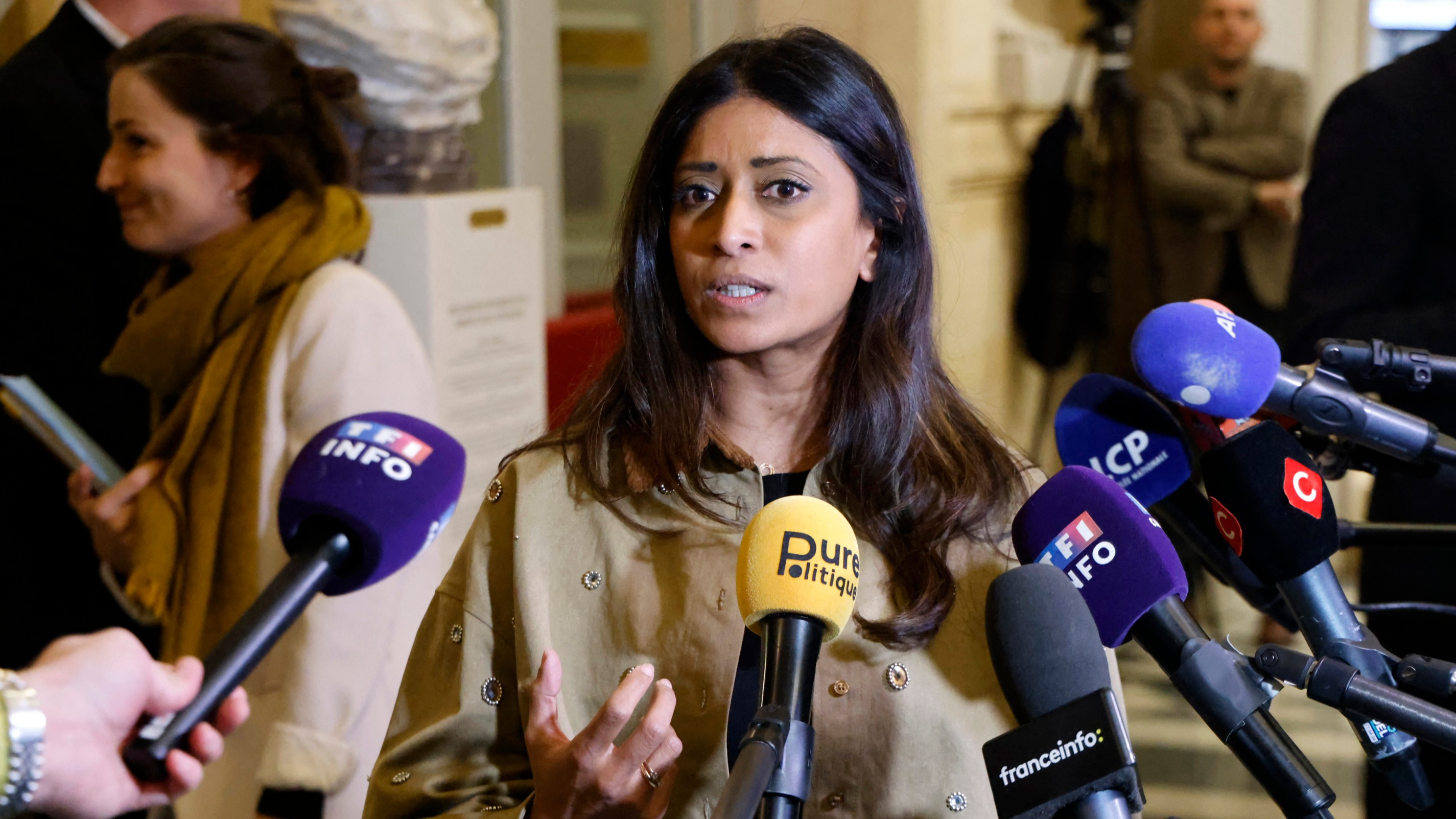 Prisca Thevenot dénonce des menaces de mort visant sa famille après un tweet de Rima Hassan