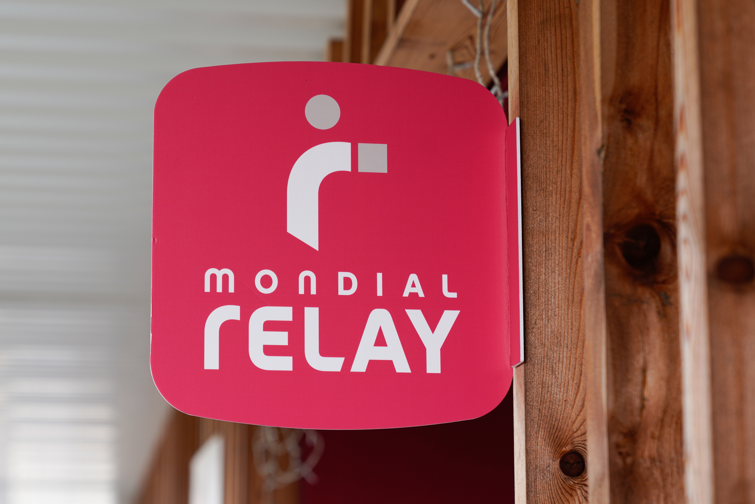 Mondial Relay va se séparer d’une partie de ses relais commerçants, remplacés par des «lockers»