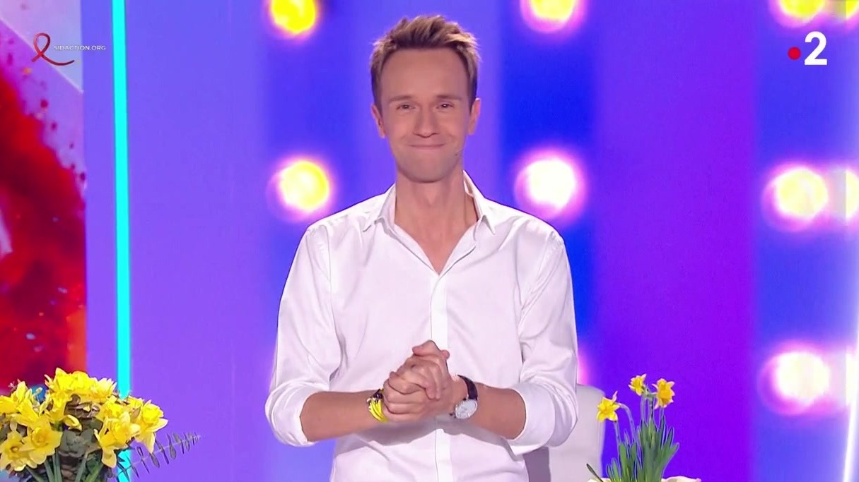 GALA VIDEO - Cyril Féraud papa de Tim : un célèbre acolyte dévoile les  dessous de son nouveau quotidien !