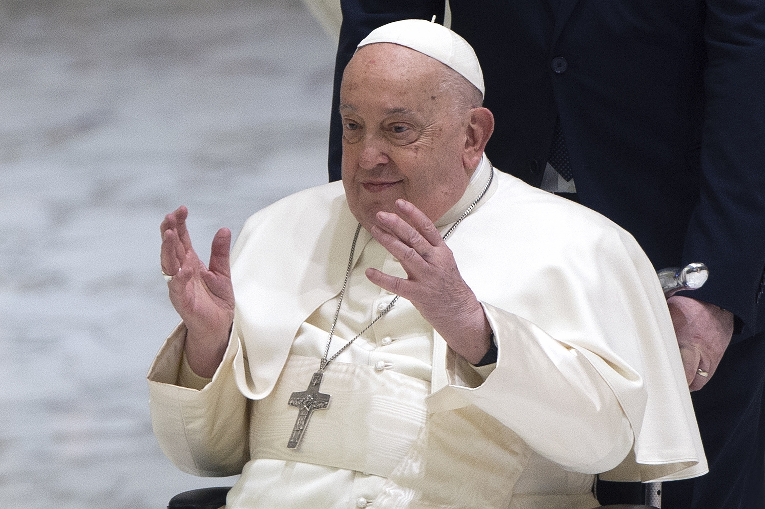 Le pape François de retour : après les inquiétudes sur son état de santé, il reprend du service