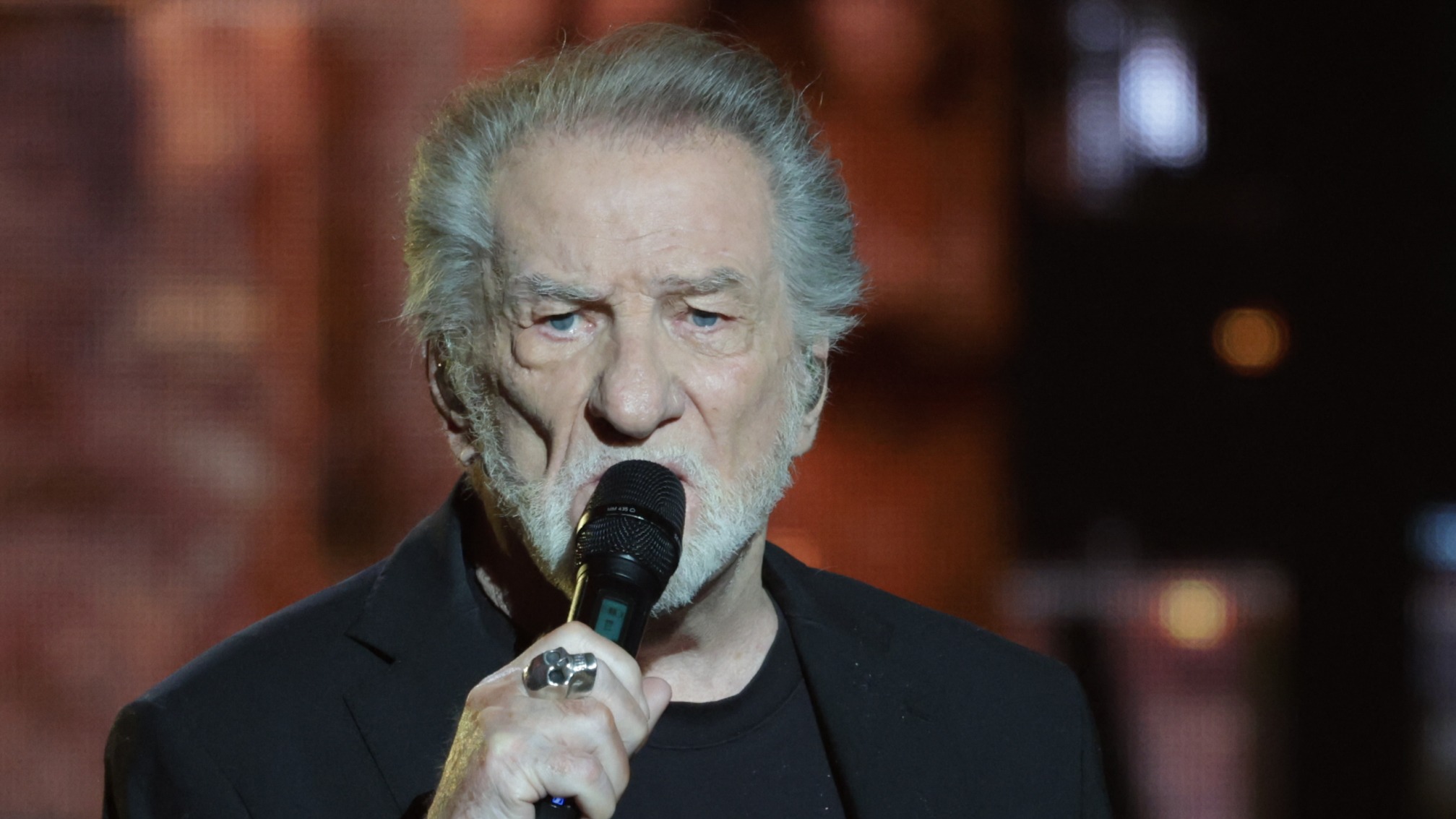 Eddy Mitchell affaibli par des soucis de santé, la triste nouvelle tombe : “Après consultation auprès des médecins…”