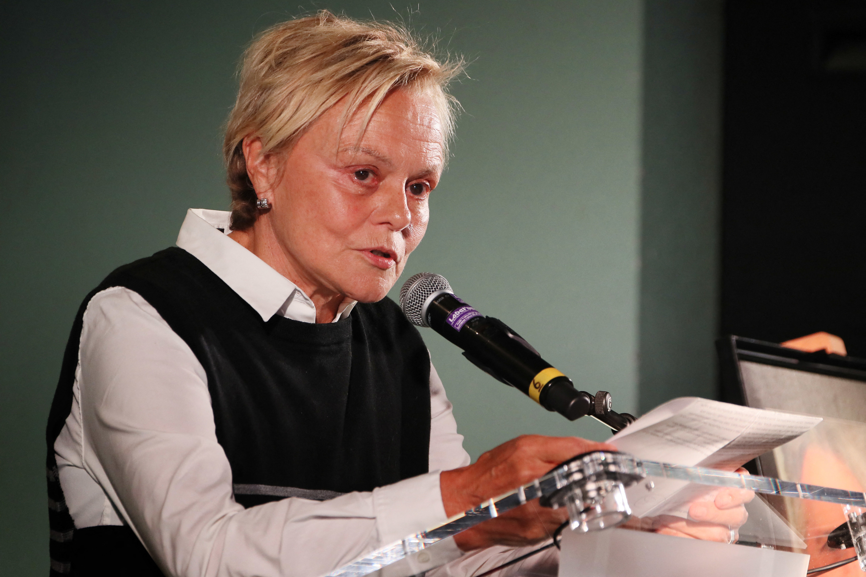 Muriel Robin victime d’usurpation d’identité : elle est hors d’elle et le fait savoir
