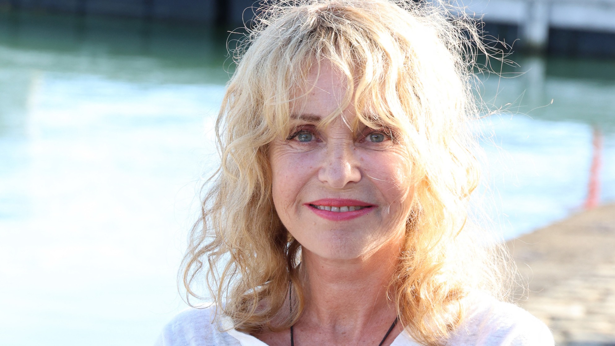 INTERVIEW - Fanny Cottençon (Cette nuit-là) : “Aucun acteur ne pense à prendre sa retraite”