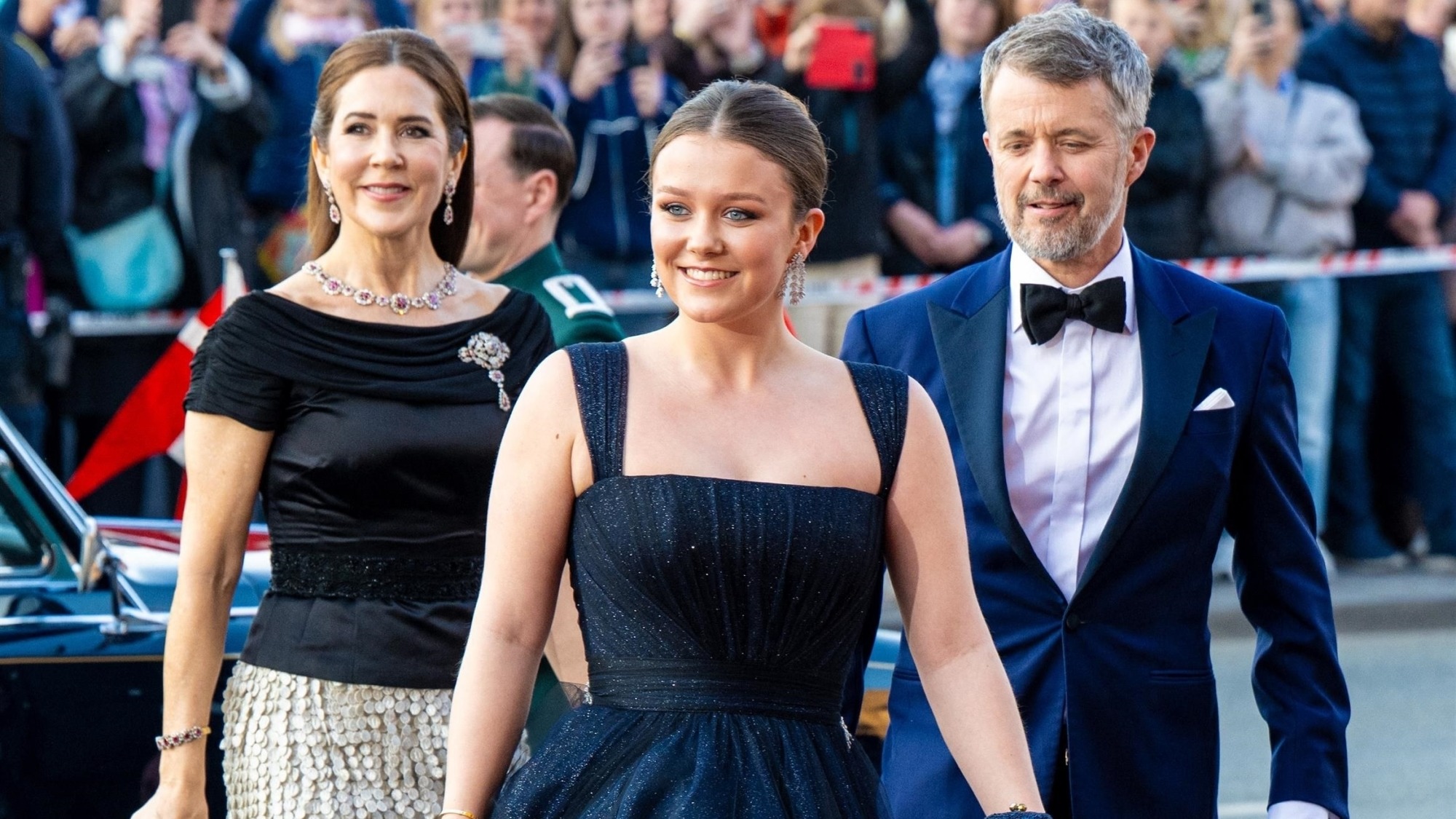 La princesse Isabella de Danemark fête ses 18 ans, tour d’horizon de ses plus belles apparitions mode