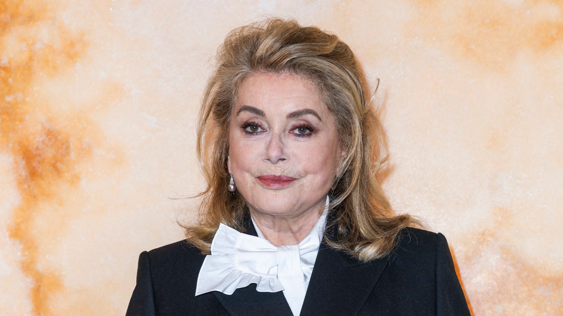 Catherine Deneuve : son ancienne demeure champêtre devenue un haut lieu de la gastronomie
