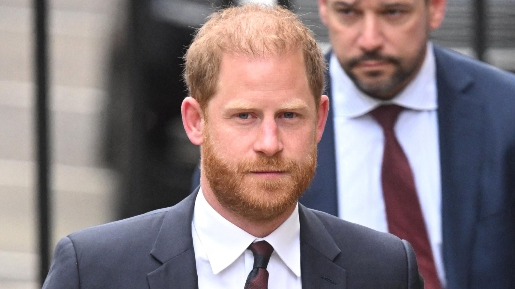 Le prince Harry “coincé en Californie”… Sa vie moins royale qu’il n’y paraît !