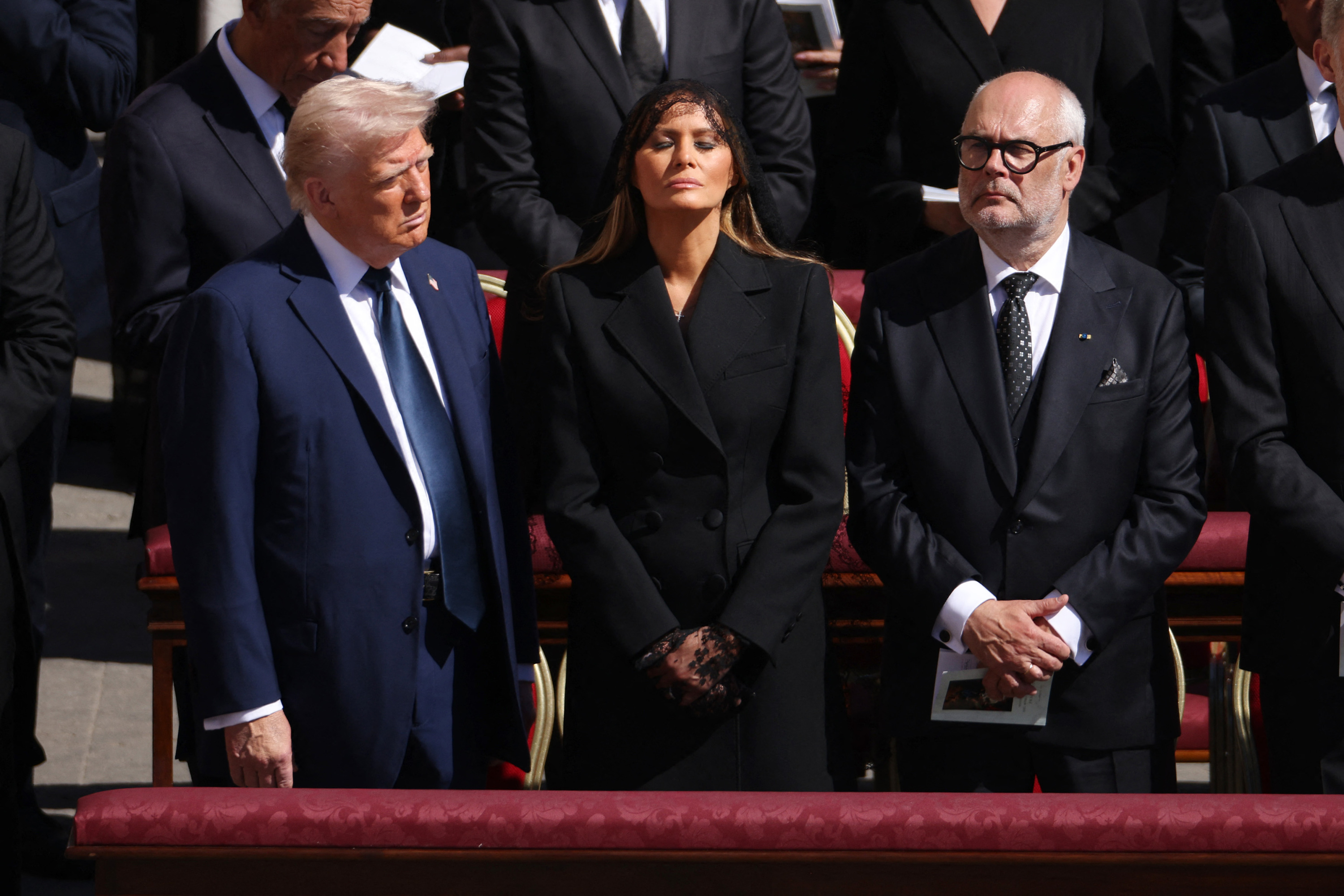 Donald Trump au Vatican avec une “doublure” de Melania : cette folle théorie qui agite la toile