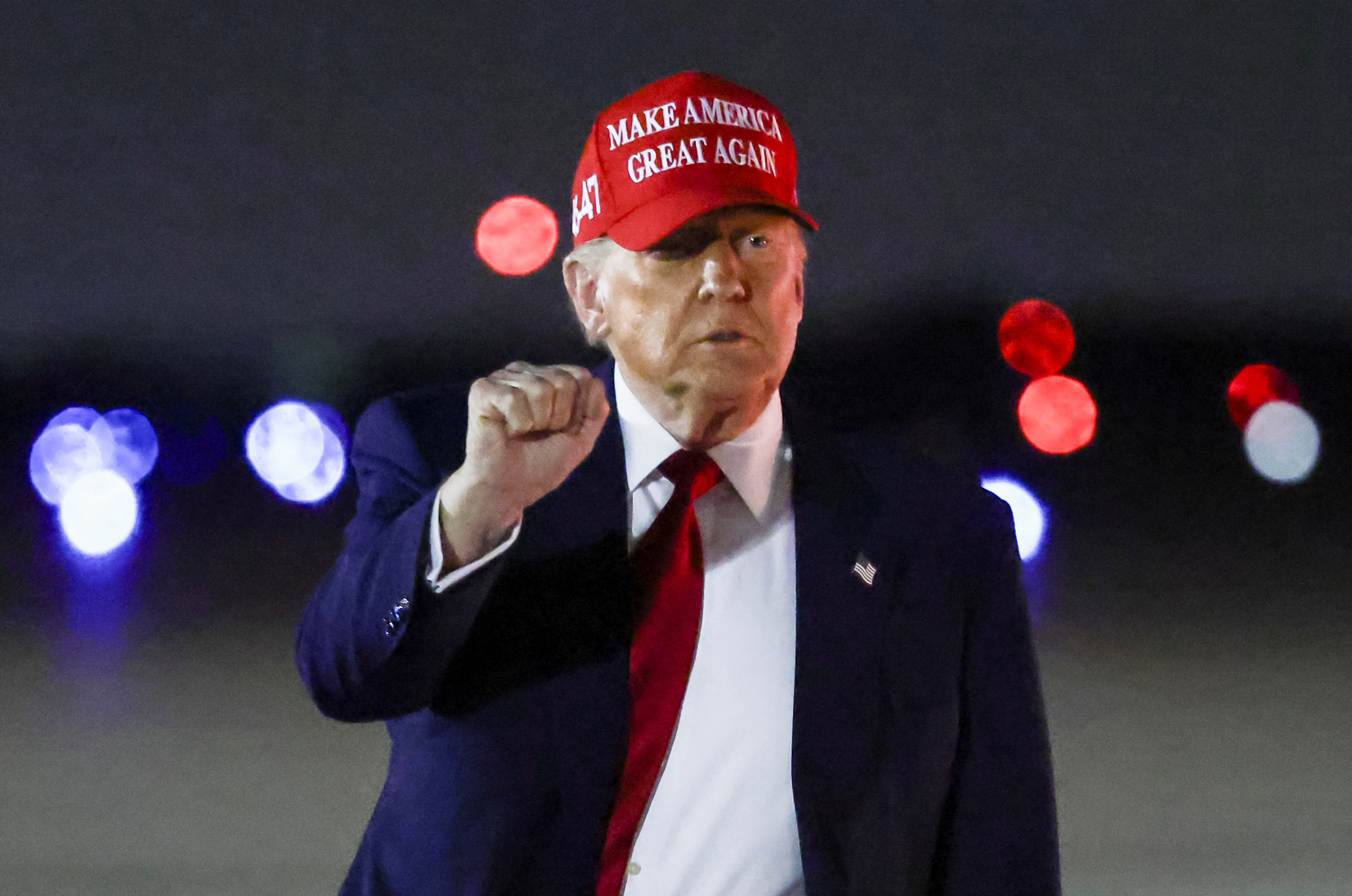 «Vous n’avez encore rien vu» : quelles mesures Donald Trump réserve-t-il encore pour la suite de son mandat ?