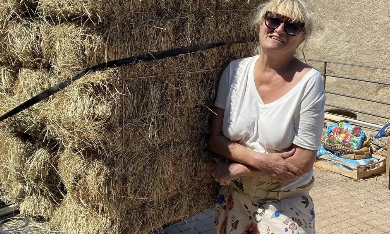 Christine Bravo “dans l’austérité magnifique du maquis” : son ancien moulin qu’elle a rénové en Corse