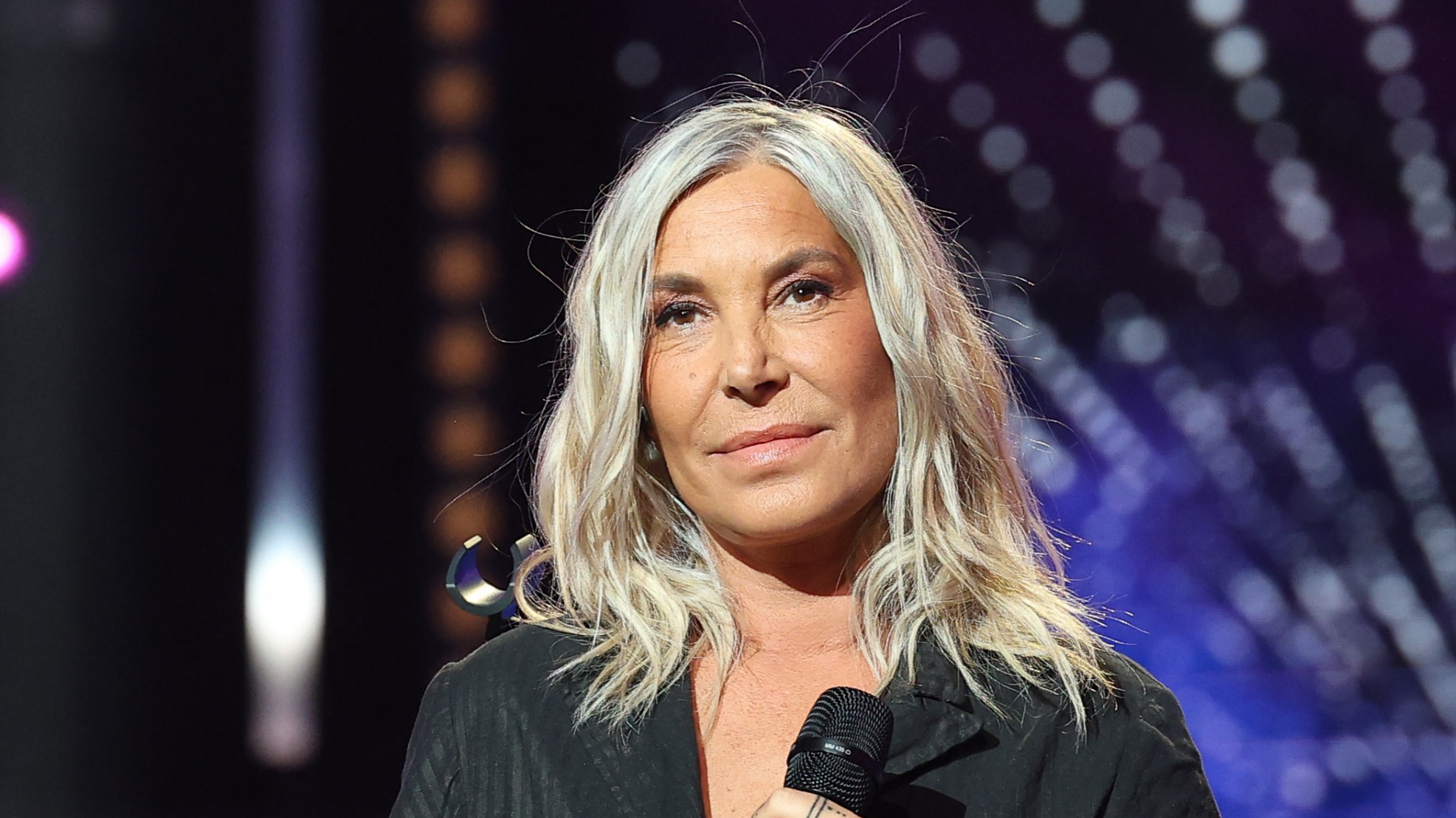 Zazie répond cash aux critiques sur ses cheveux blancs : "Ce qui choque les gens…"