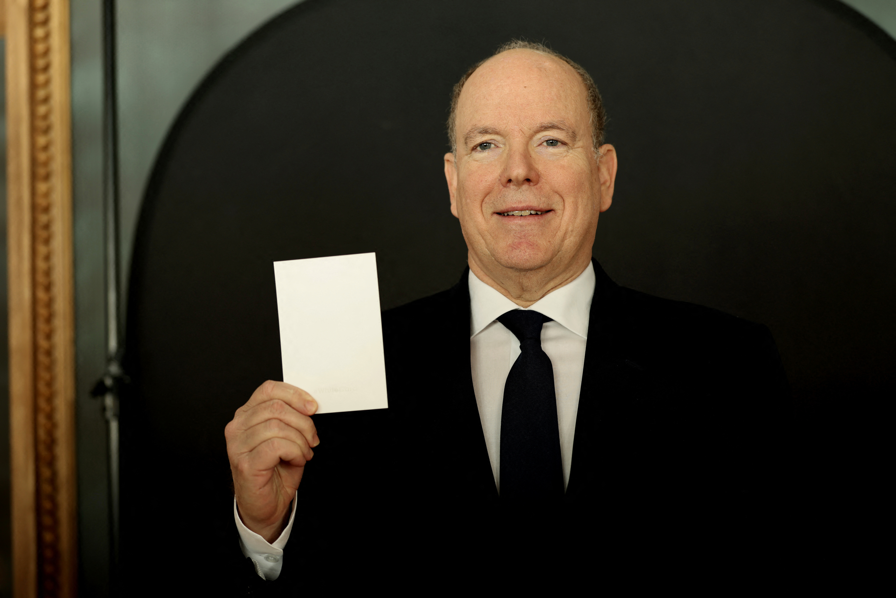 Pour rester en forme, Albert de Monaco s’amuse d’avoir trouvé la parade : “Jacques et Gabriella aident à me maintenir jeune !”