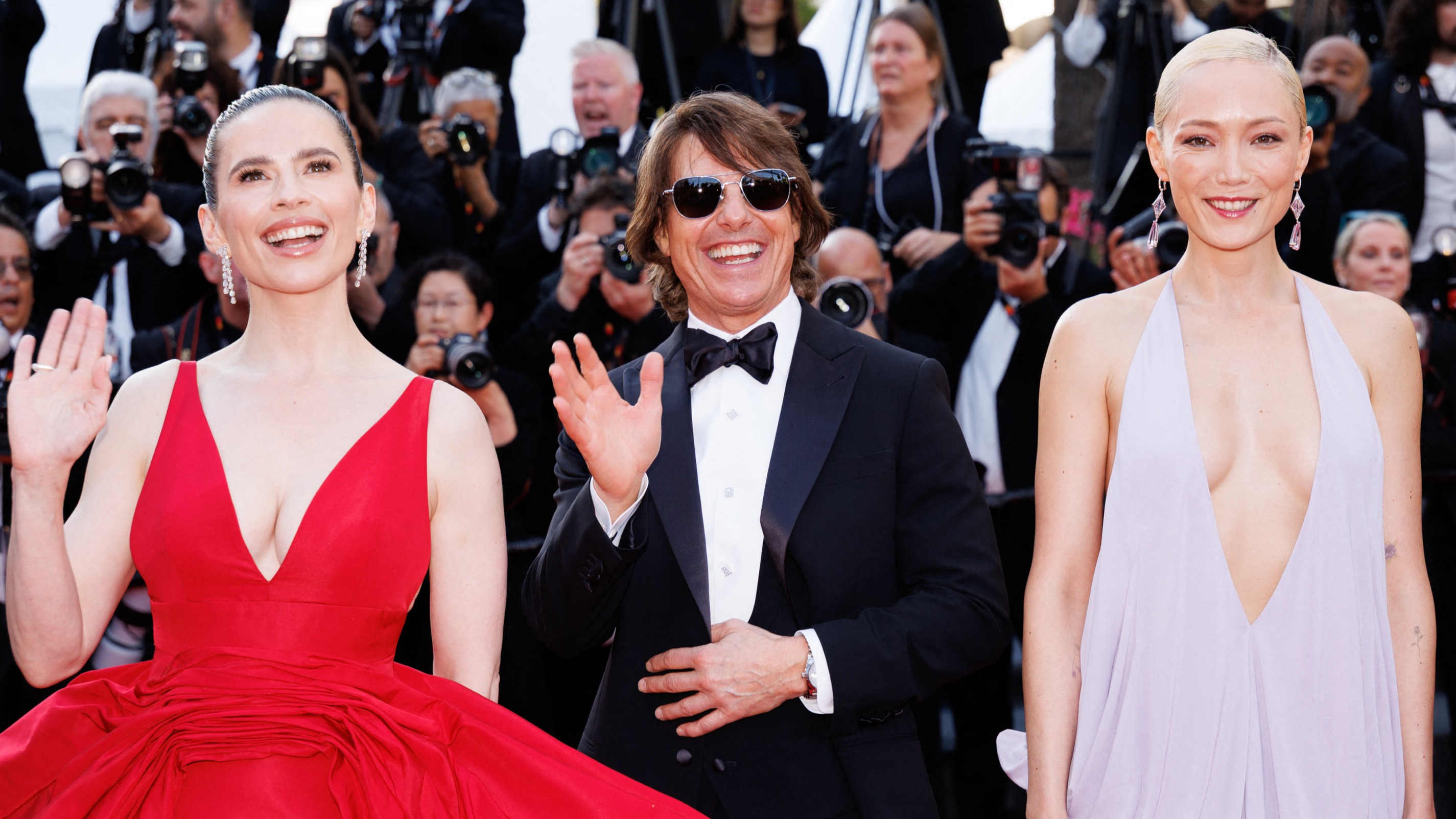 Festival de Cannes 2025 : Tom Cruise, Zoe Saldaña, Ophélie Meunier… glamour et élégance de mise sur le tapis rouge cette deuxième journée