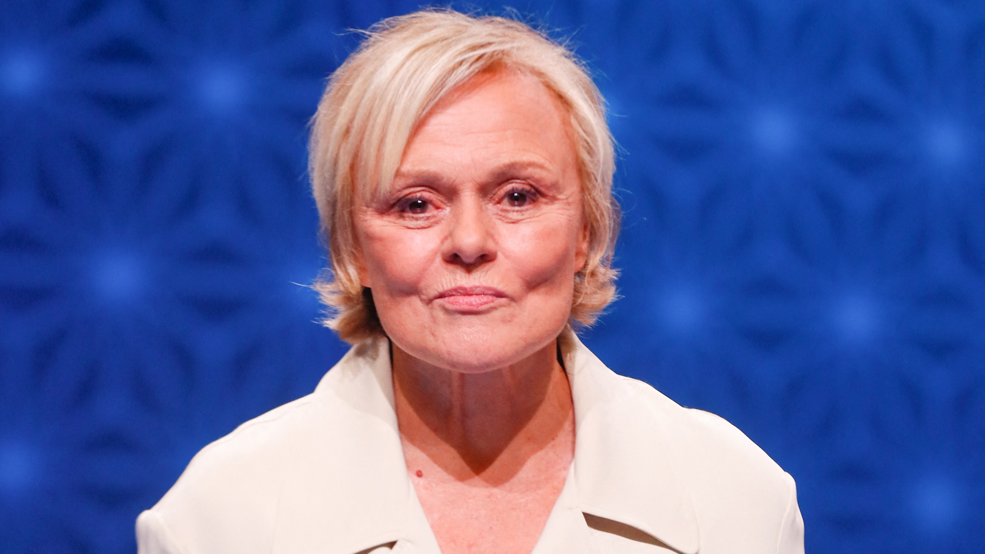 Muriel Robin victime d’un viol à 10 ans : bouleversante, elle évoque ce drame pour la première fois