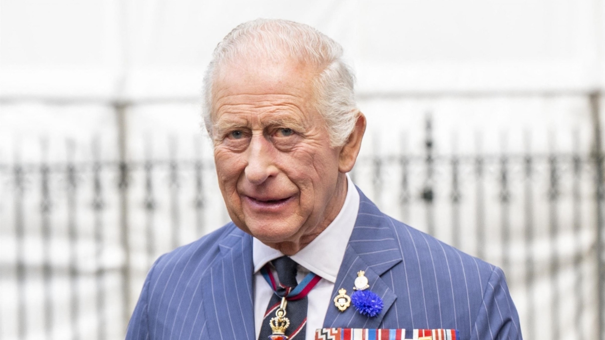 Avec dignité et espoir, Charles III évoque son combat contre le cancer : “J’aimerais penser que…”