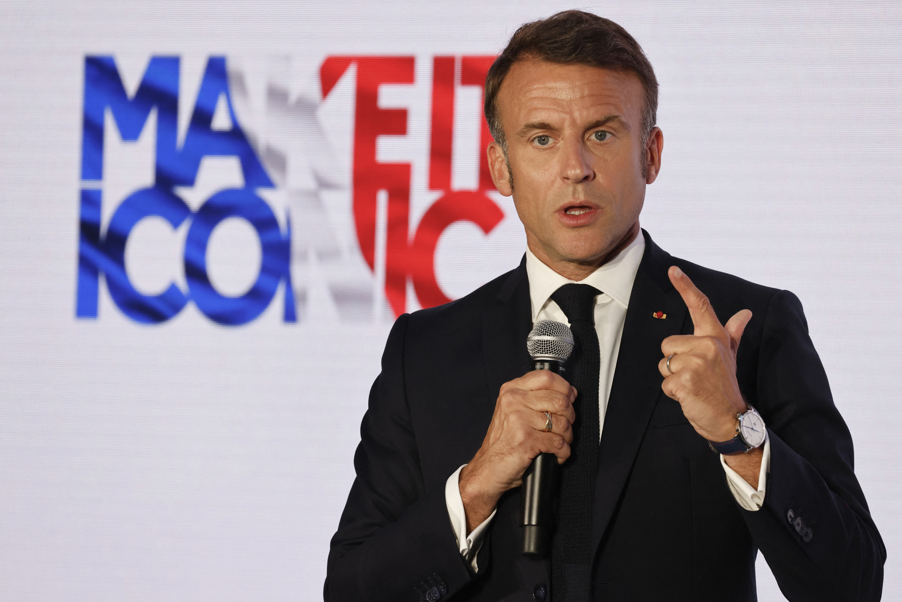 Plus de 20 milliards d'euros d'investissements attendus au sommet Choose France, annonce Macron