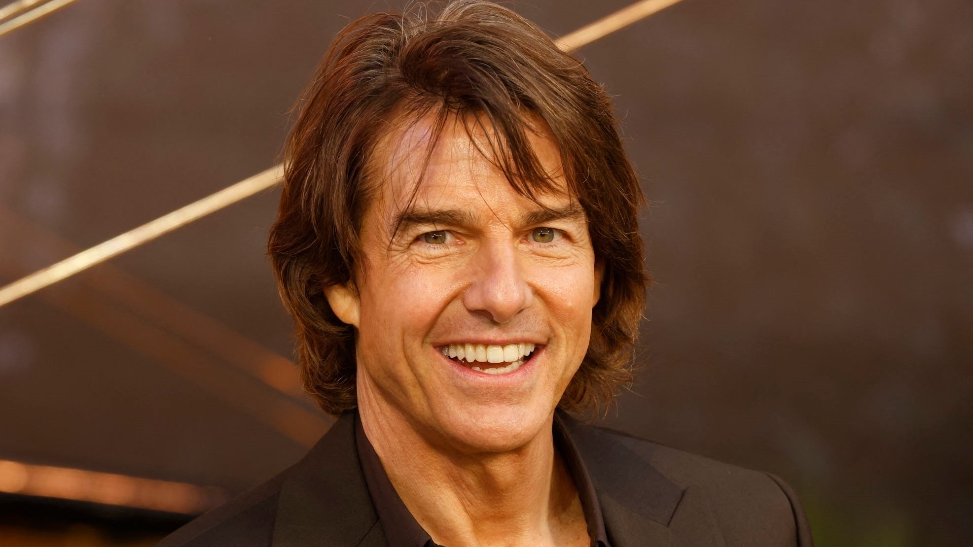 Après Cannes, Tom Cruise surpris par une autre superstar : empoignade virile et sourires éclatants de l’autre côté de la Manche