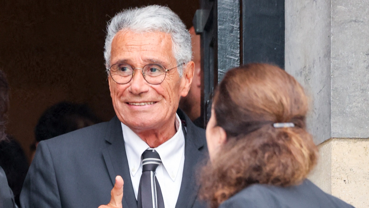 Jean-Marie Périer, le fils biologique d’Henri Salvador, dévoile un rare cliché de sa (grande) fille Lola