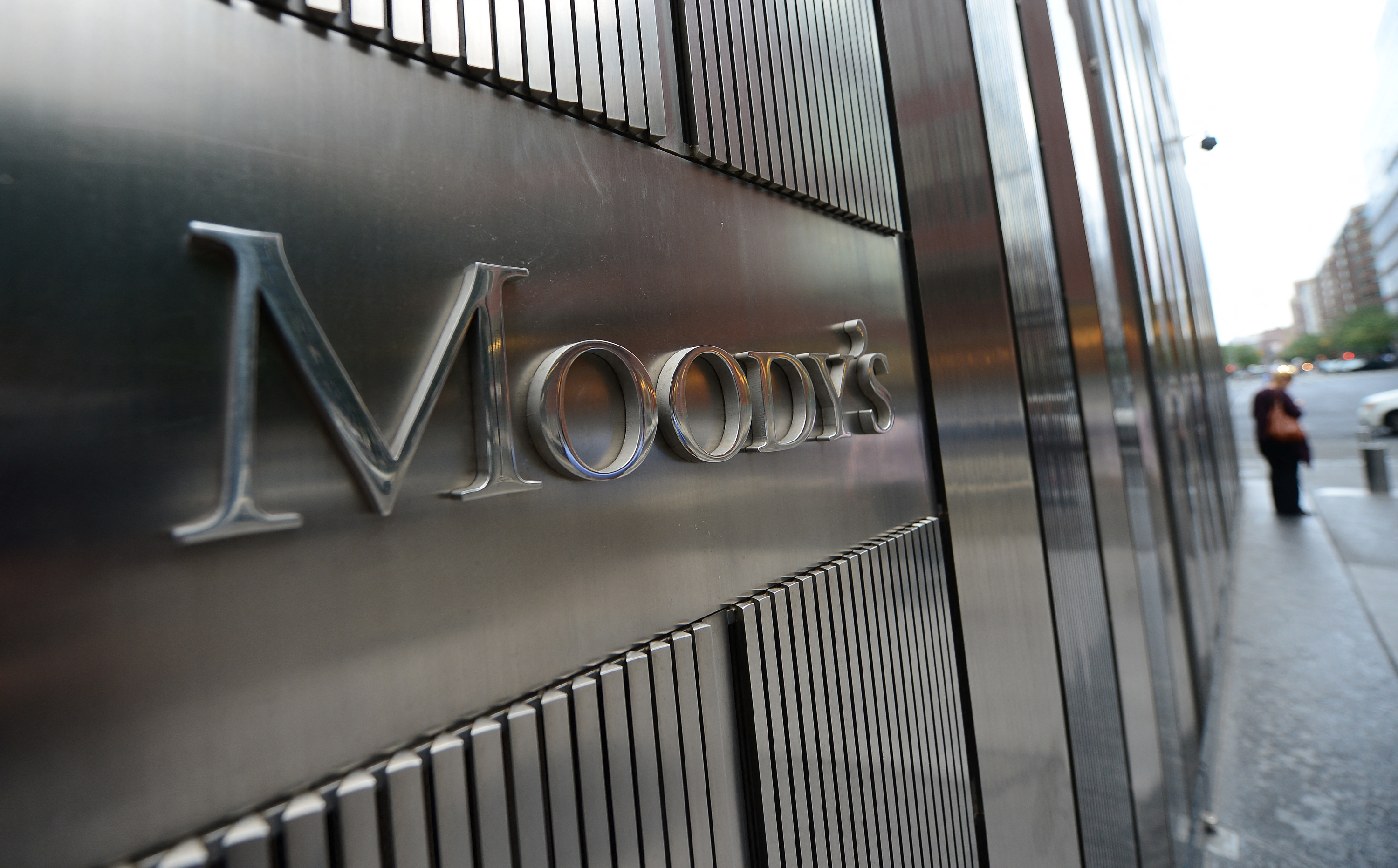L’agence de notation Moody’s abaisse la note de la dette américaine de Aaa à Aa1