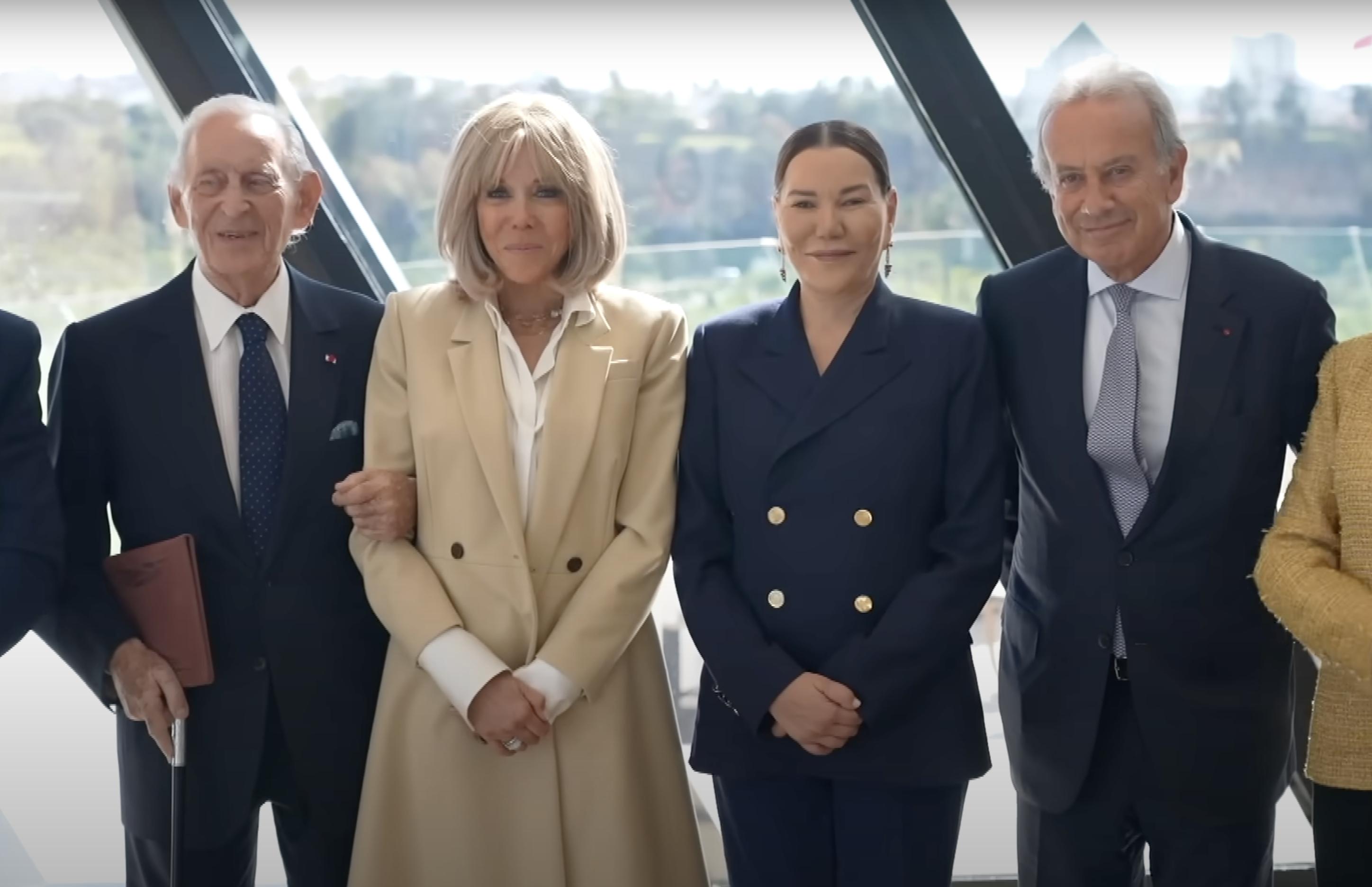 Brigitte Macron et la princesse Lalla Hasnaa : retrouvailles chics au Maroc, en présence d’un célèbre humoriste !
