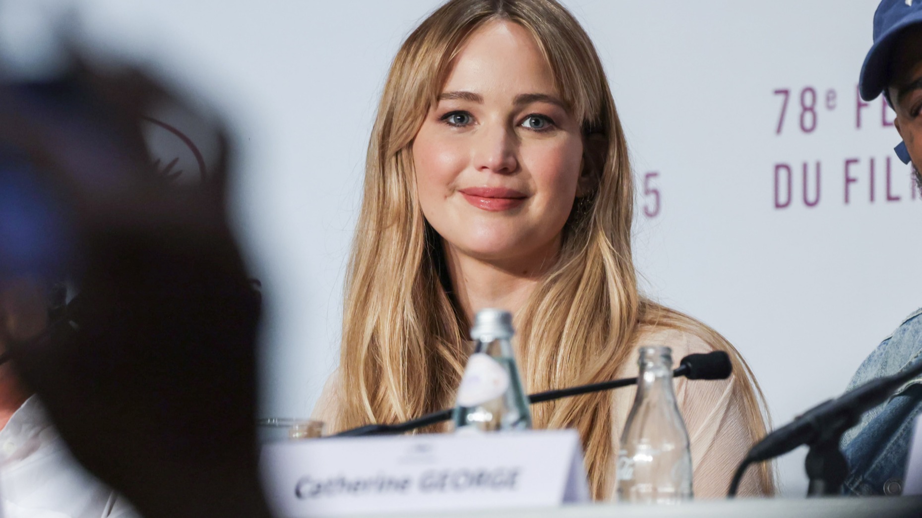 Au bord des larmes, Jennifer Lawrence évoque son post-partum pendant la conférence de presse de Die, My Love à Cannes