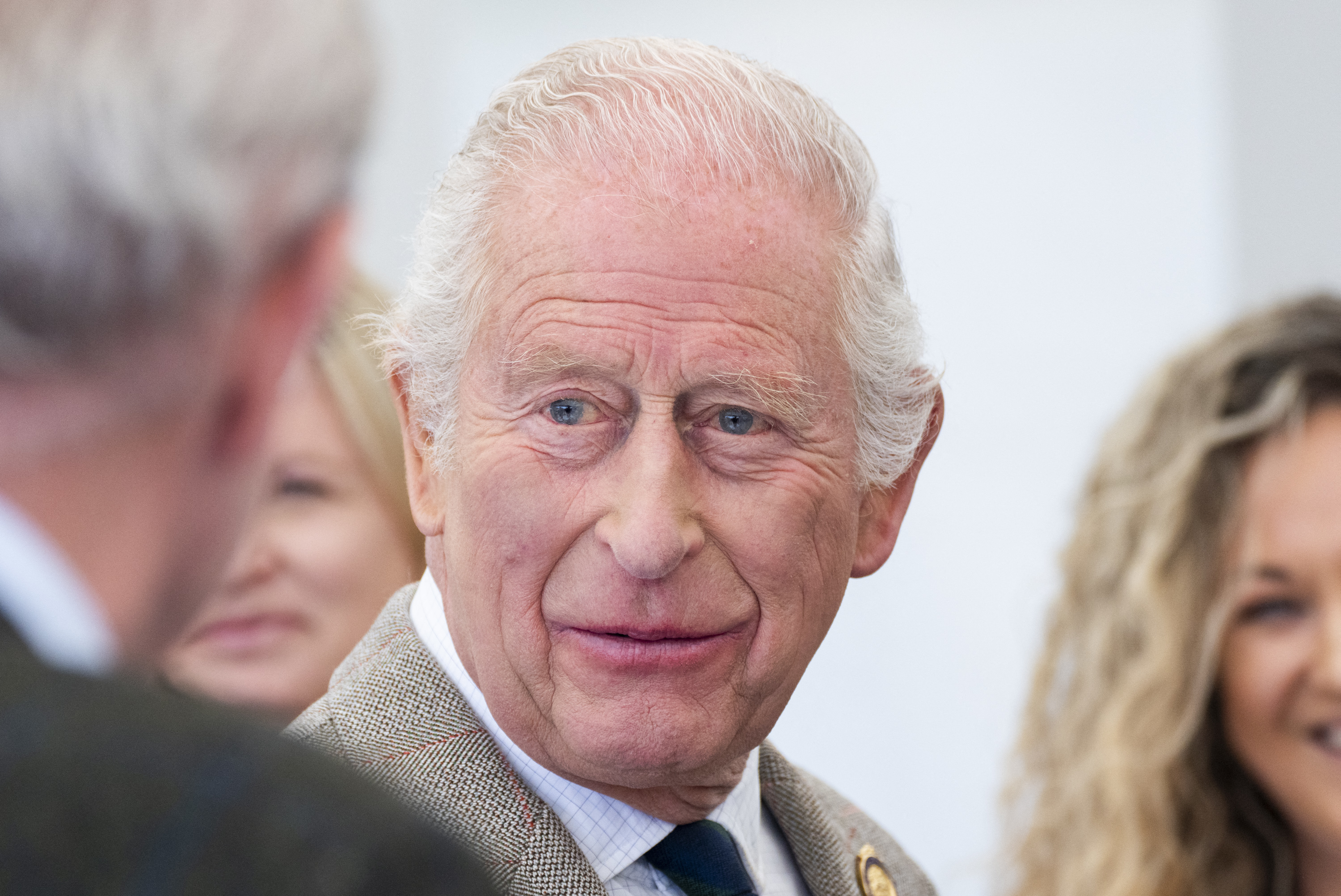 Charles III se venge du prince Harry : cette vidéo qui en dit long