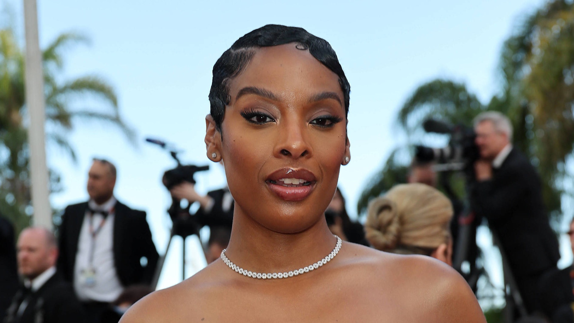 Cannes 2025 - Angélique Angarni-Filopon : pourquoi n’a-t-elle pas le droit de porter son écharpe de Miss sur la Croisette ?